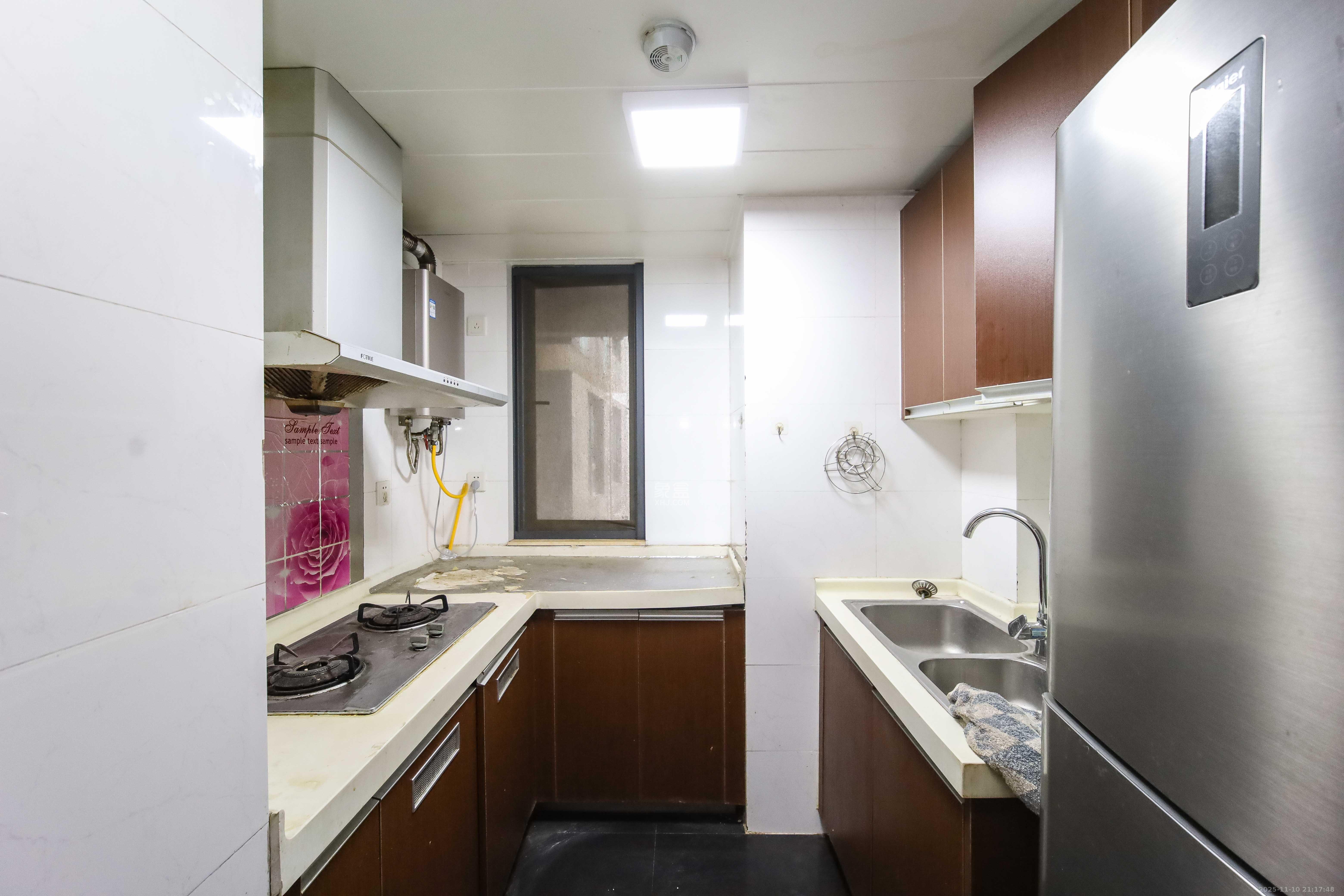 万科金域蓝湾  3室2厅1卫    74.0万厨房