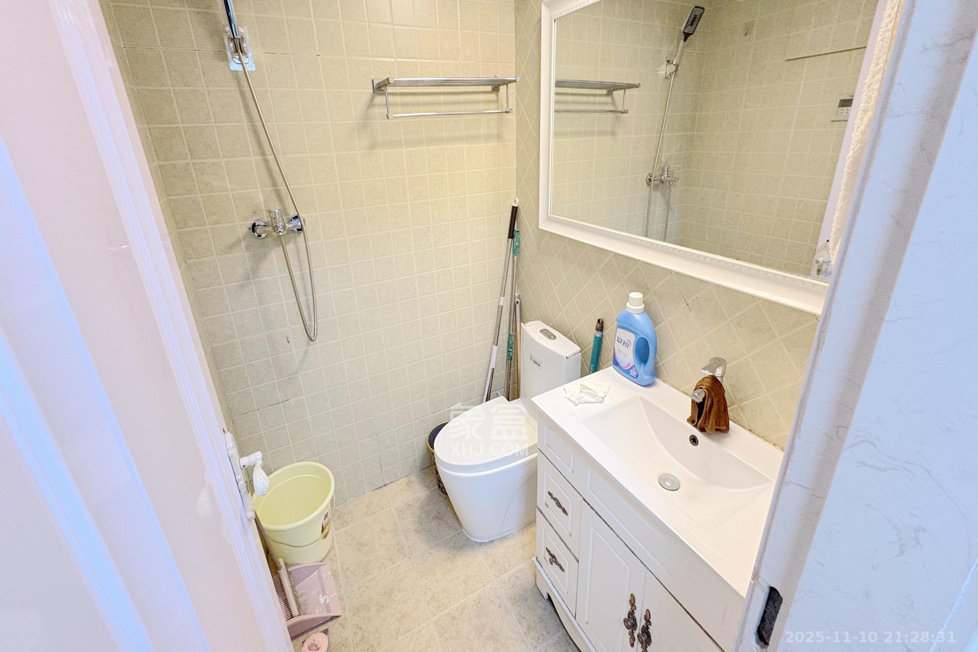 东宸19公馆  1室1厅1卫    45.0万卫生间