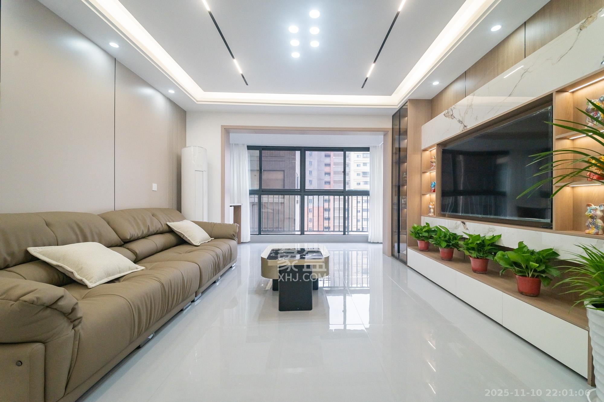 深业喜汇 5室2厅2卫 116.6万 深业喜汇 5室2厅2卫 116.6万客厅