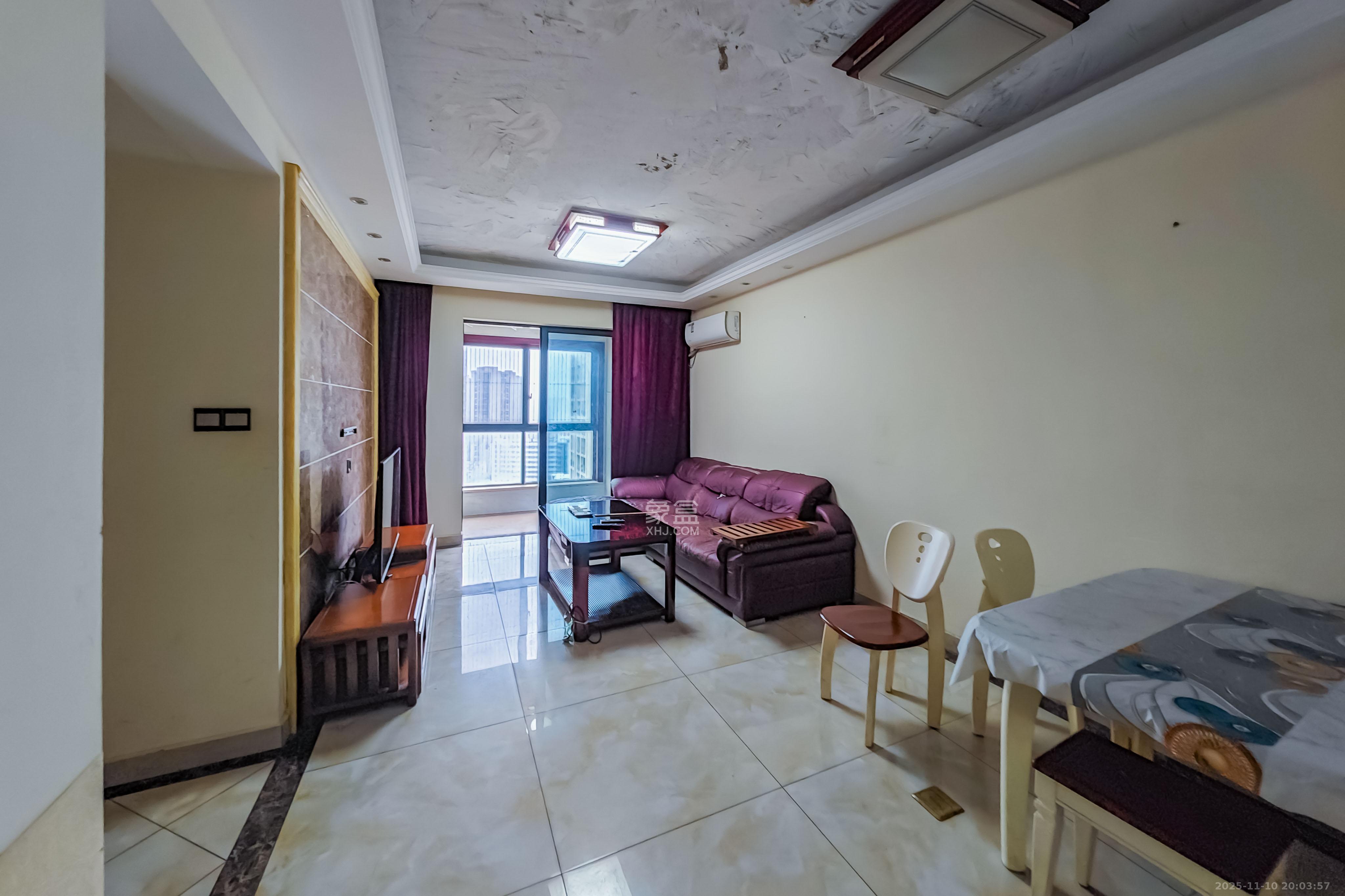 兴旺正佳广场(金石雅苑) 3室2厅1卫 66.0万 兴旺正佳广场(金石雅苑) 3室2厅1卫 66.0万客厅