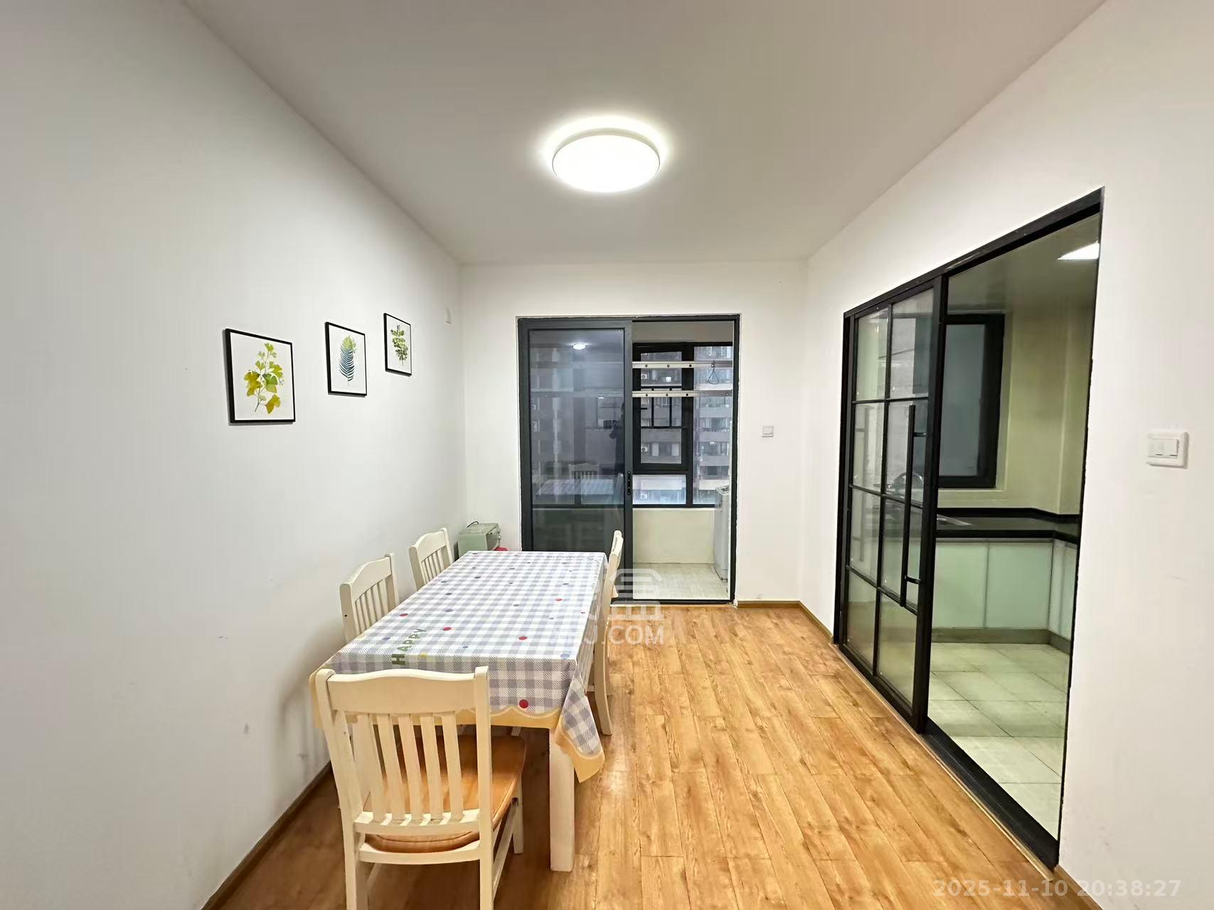 长房云时代 3室2厅2卫 2800.0元/月 长房云时代 3室2厅2卫 2800.0元/月室内图