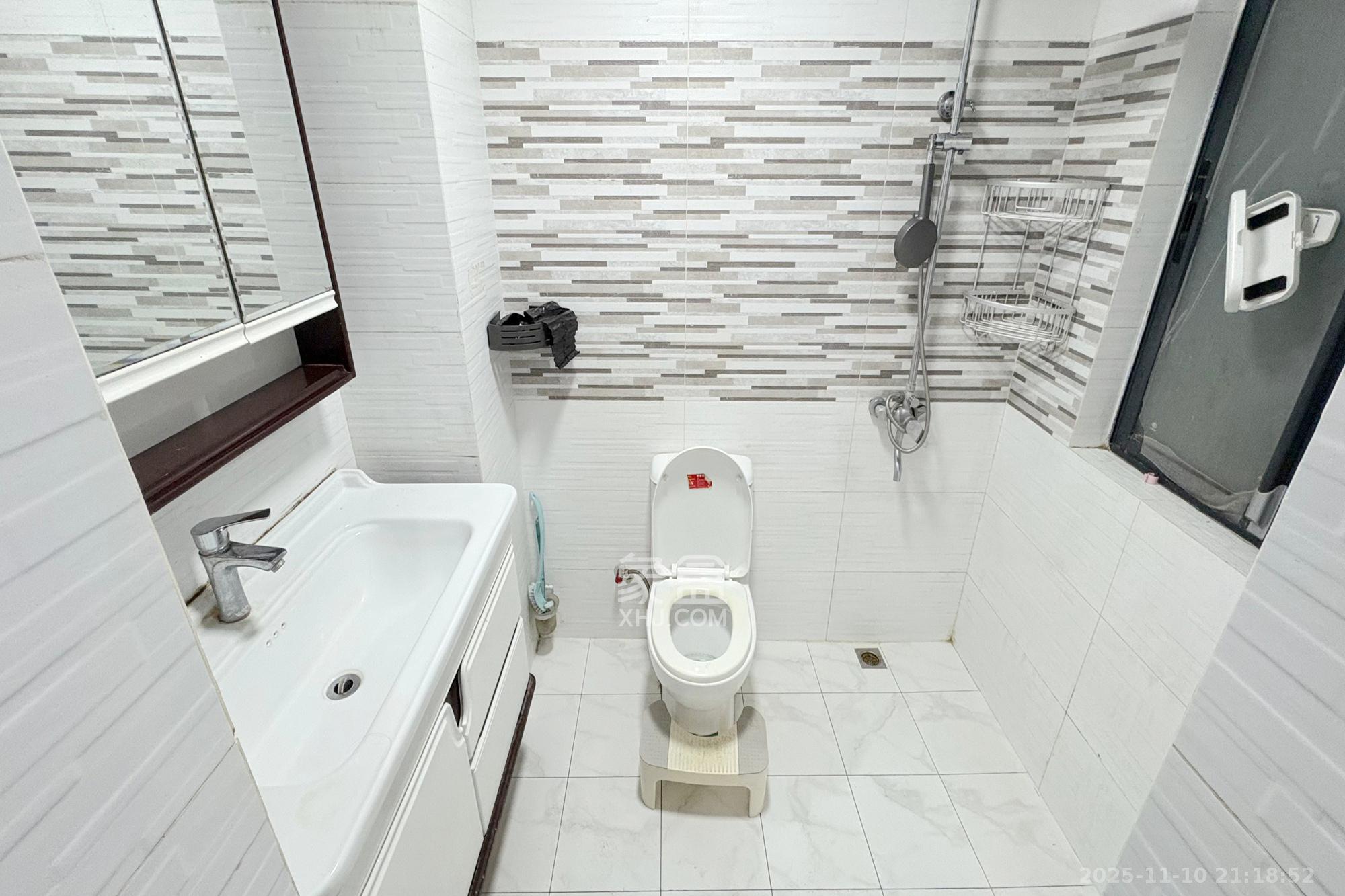 园中园 3室1厅1卫 100.0万 园中园 3室1厅1卫 100.0万卫生间