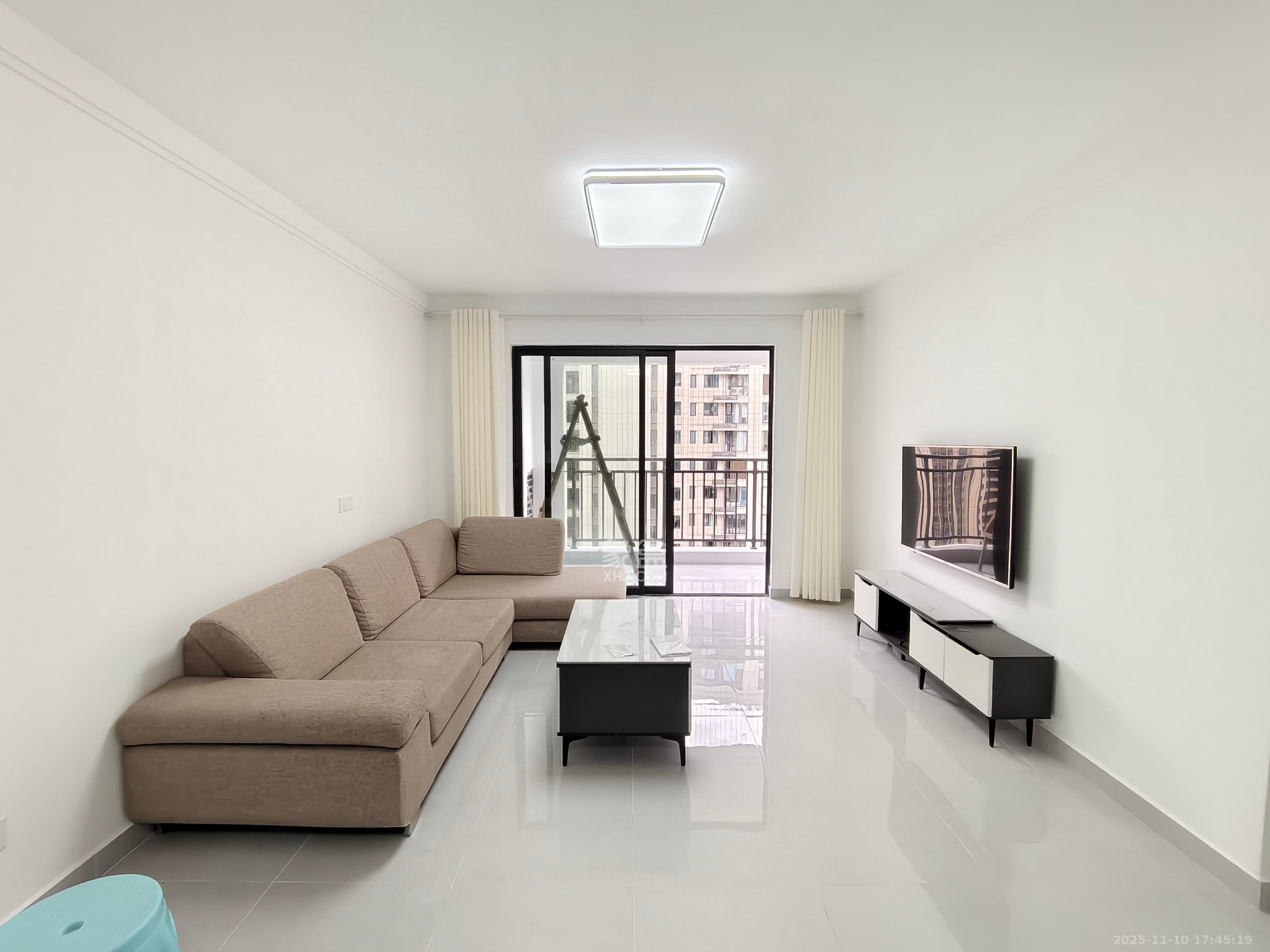 旭辉国悦府  4室2厅2卫    3700.0元/月