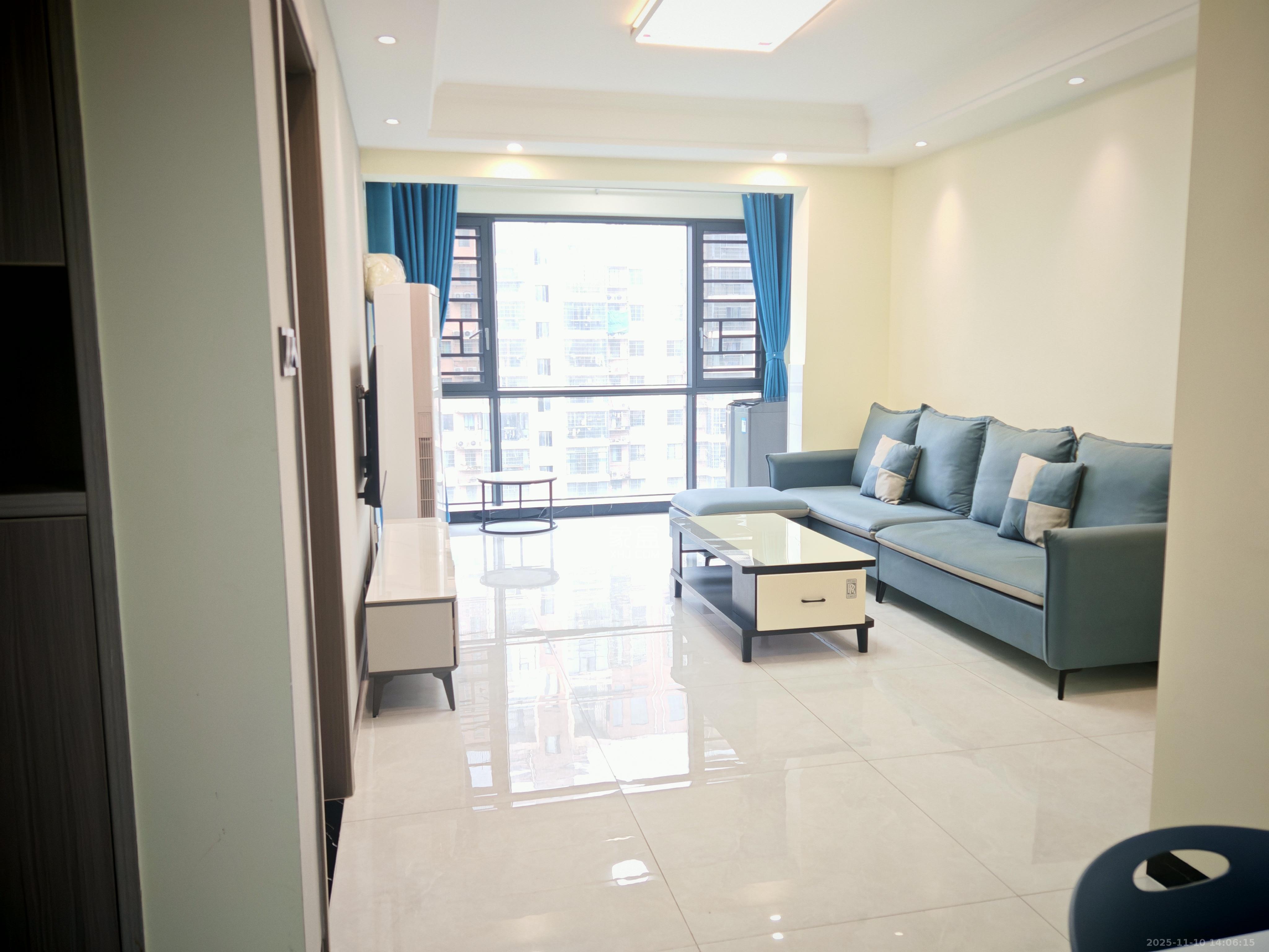 山水新城  2室2厅1卫    2100.0元/月室内图