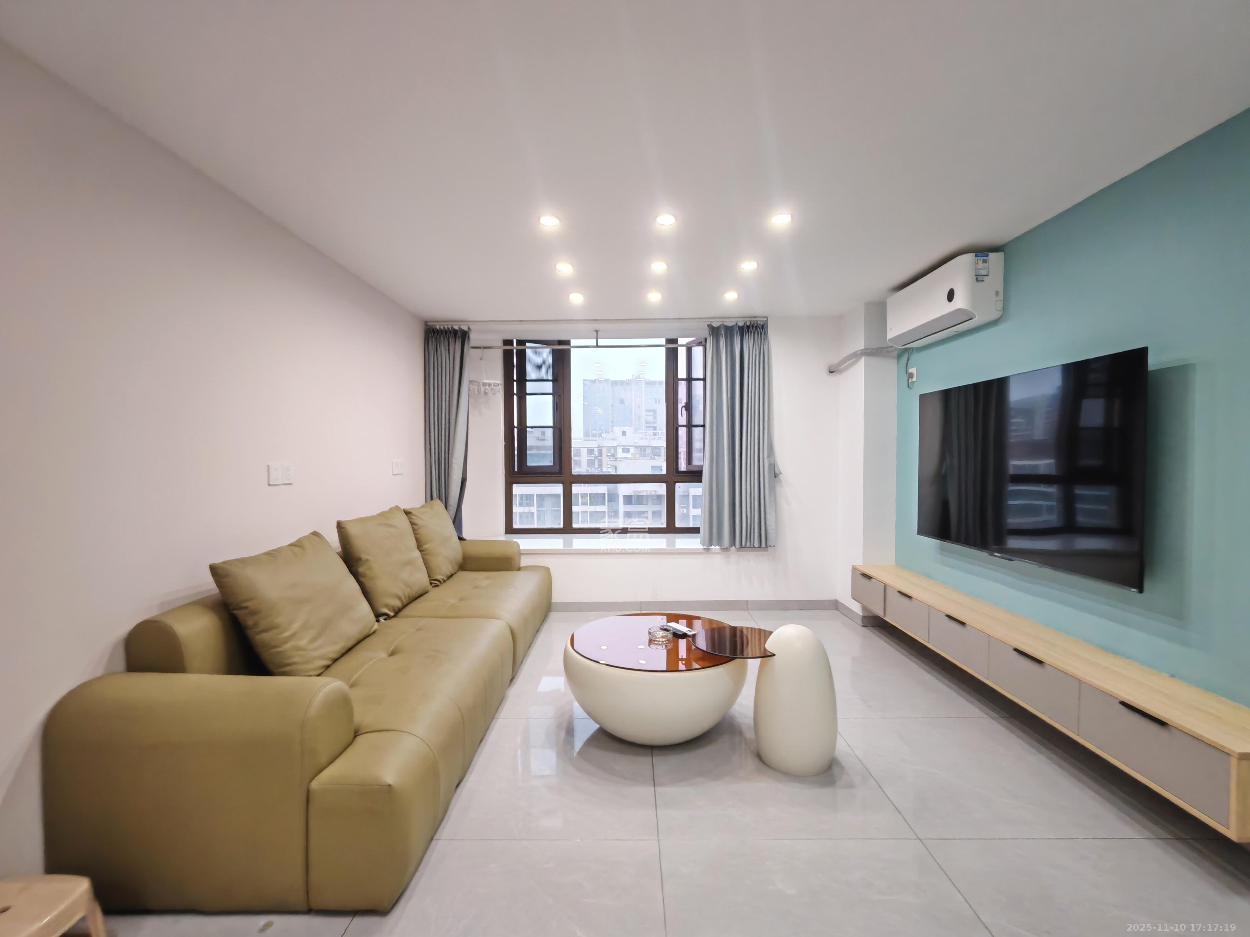 弘阳时光里  2室2厅1卫    2400.0元/月