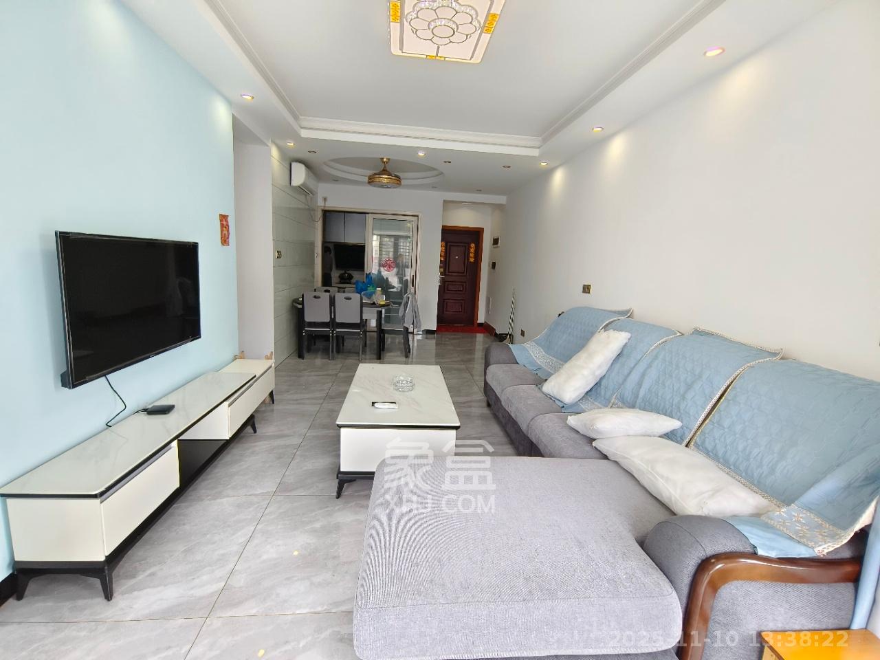 乾源国际  3室2厅2卫    2000.0元/月室内图