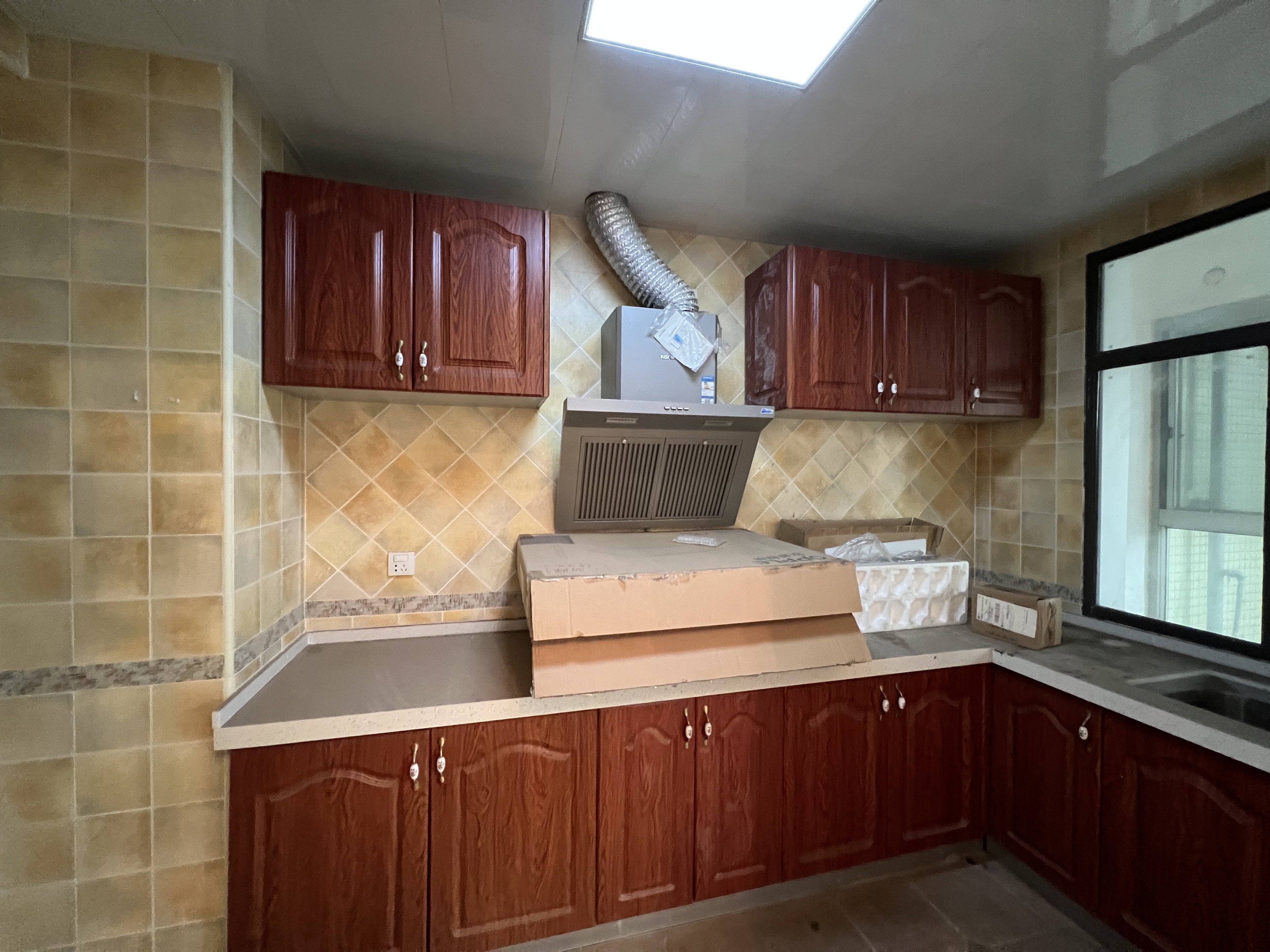 幸福嘉园 4室2厅2卫 52.8万 幸福嘉园 4室2厅2卫 52.8万厨房