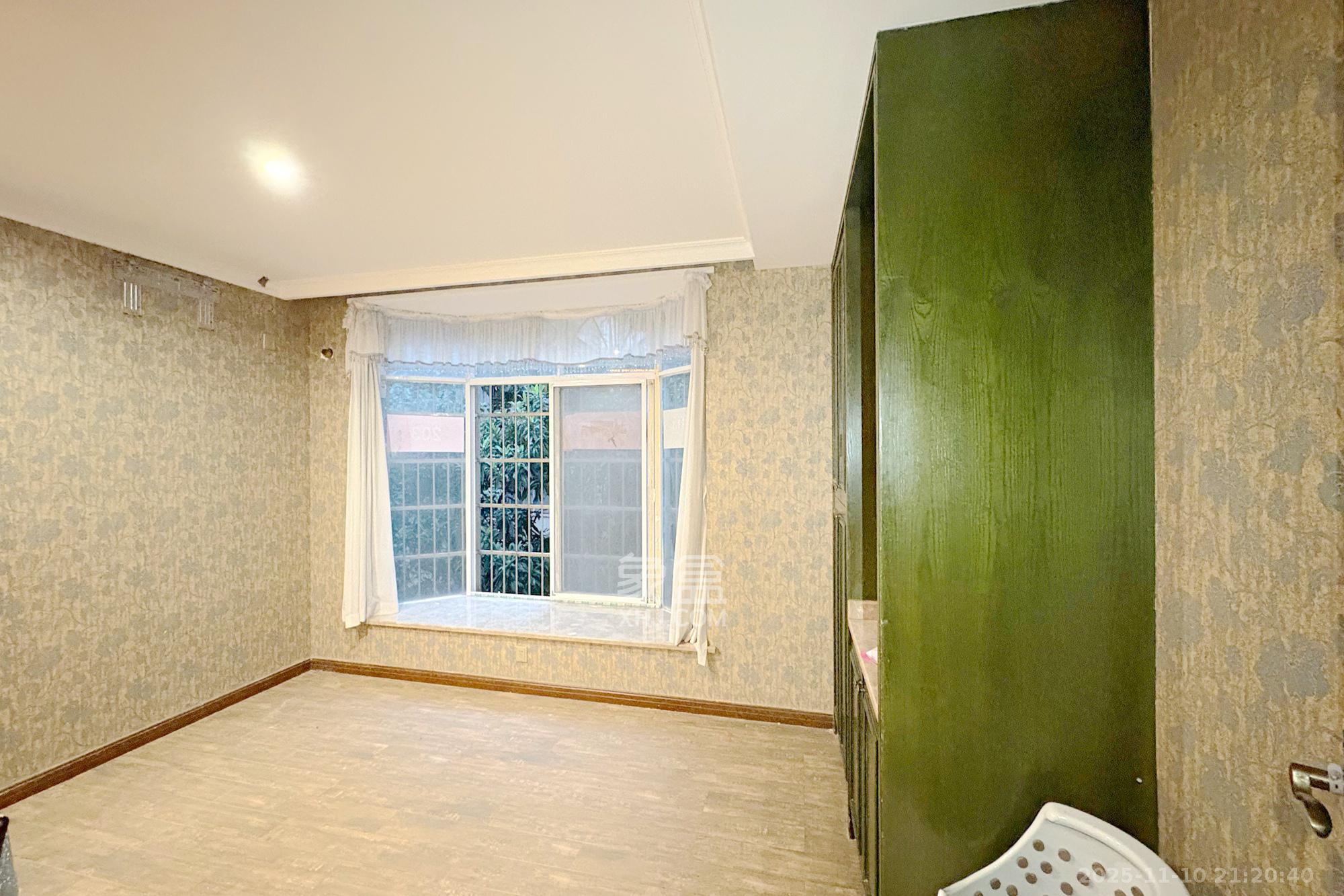 明景公寓  3室2厅1卫    97.0万卧室