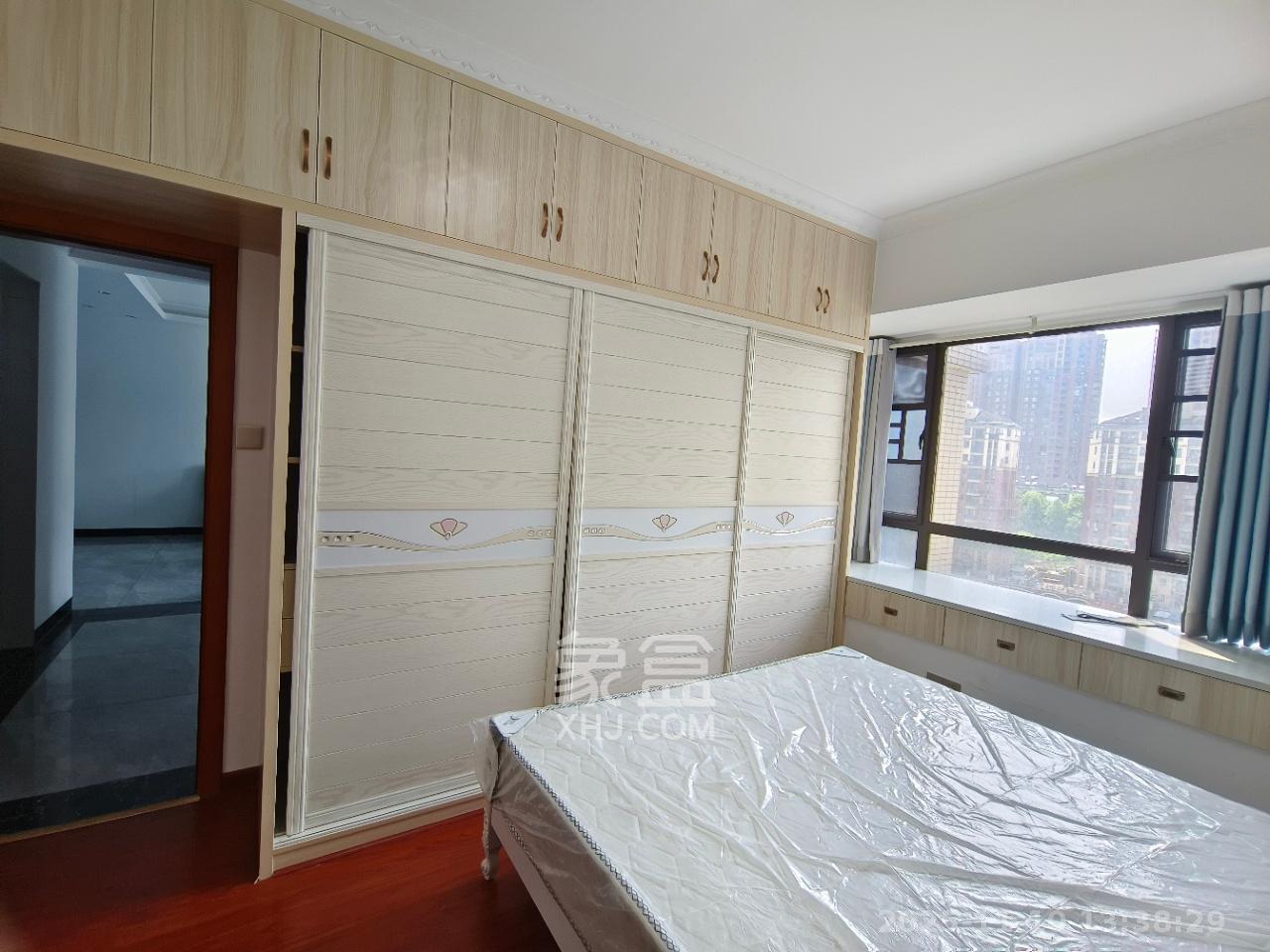 乾源国际  3室2厅2卫    2000.0元/月室内图