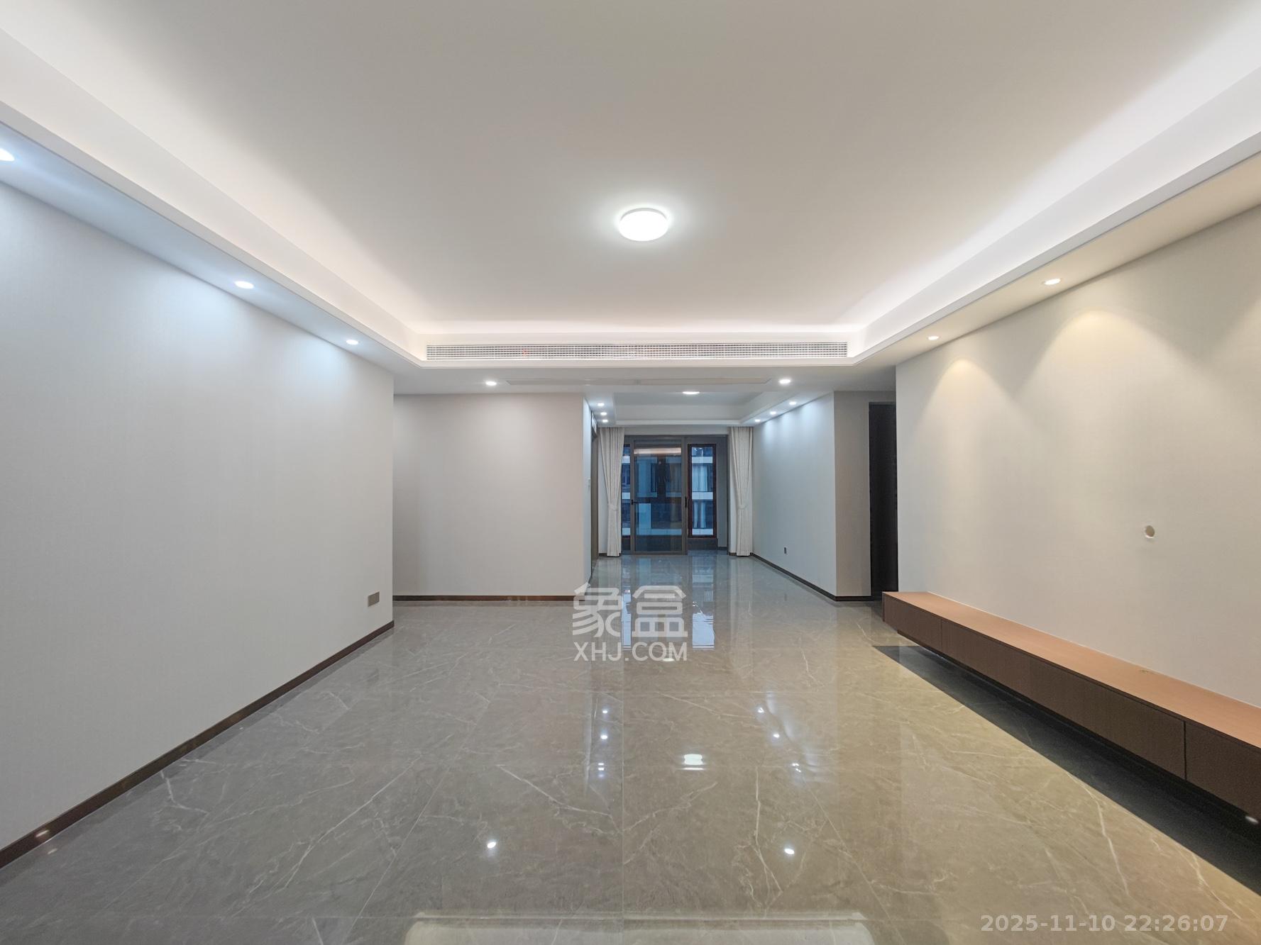 弘阳阳光城天宸府  4室2厅2卫    198.0万