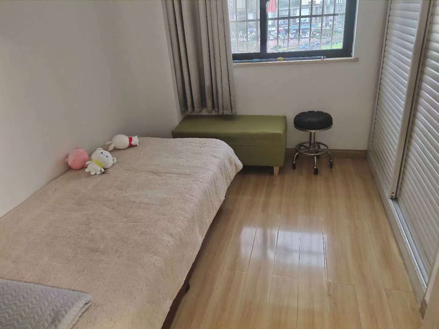 上城世家  1室2厅1卫    1400.0元/月室内图