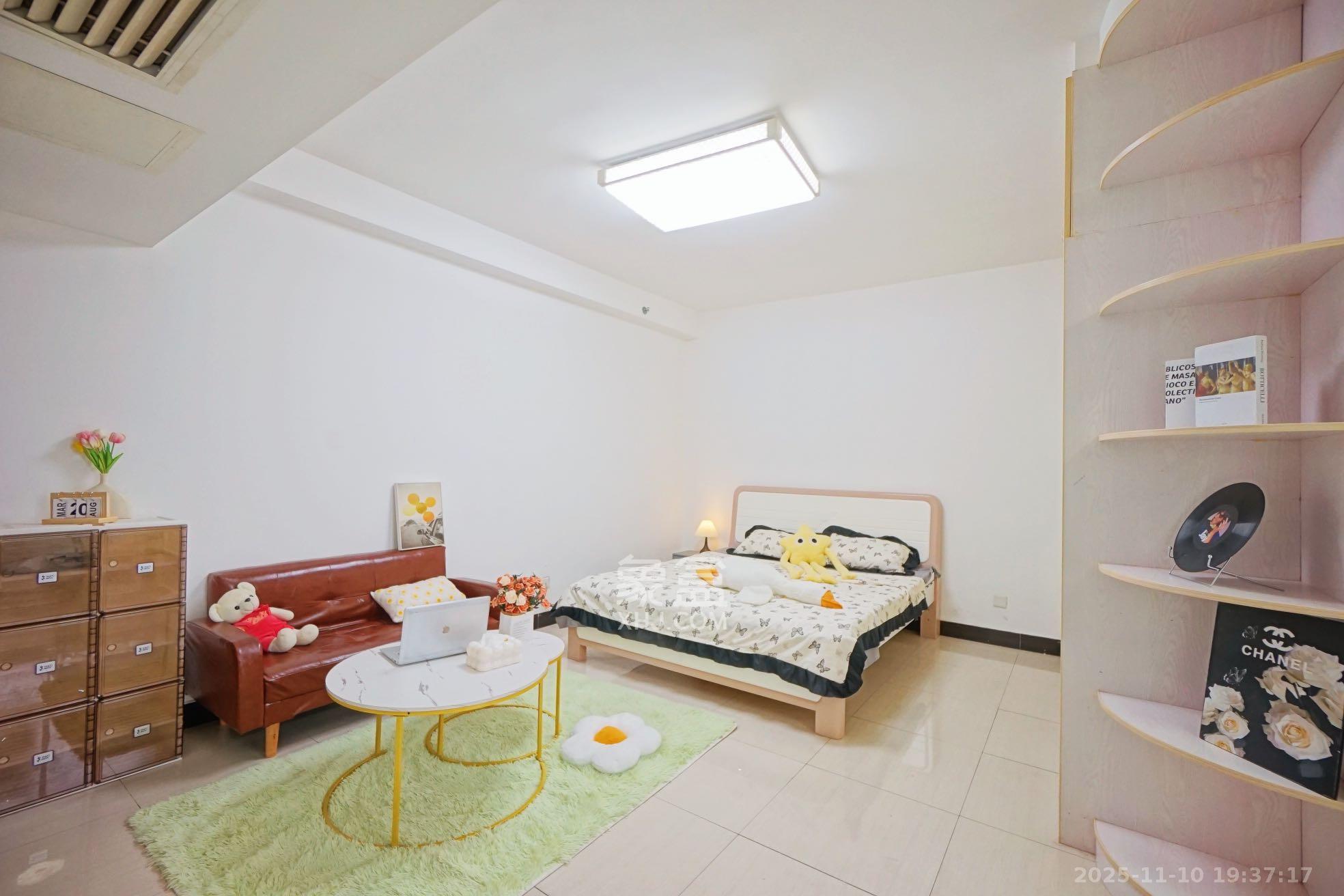 明城国际  1室1厅1卫    2100.0元/月