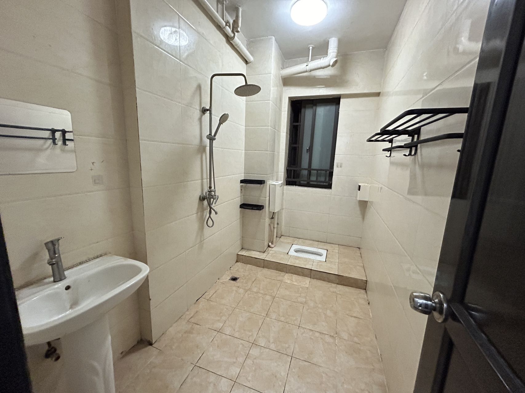 滨海新城一区（B-06地块）  3室1厅1卫    2900.0元/月室内图