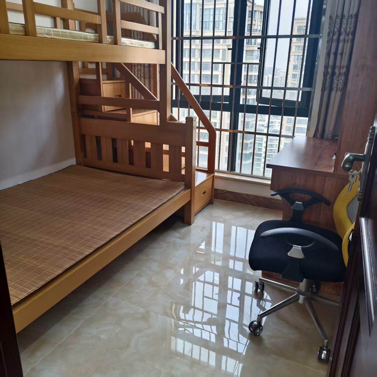 海阔天空-国瑞城二期(雅仕苑) 3室2厅1卫 220.0万 海阔天空-国瑞城二期(雅仕苑) 3室2厅1卫 220.0万室内图