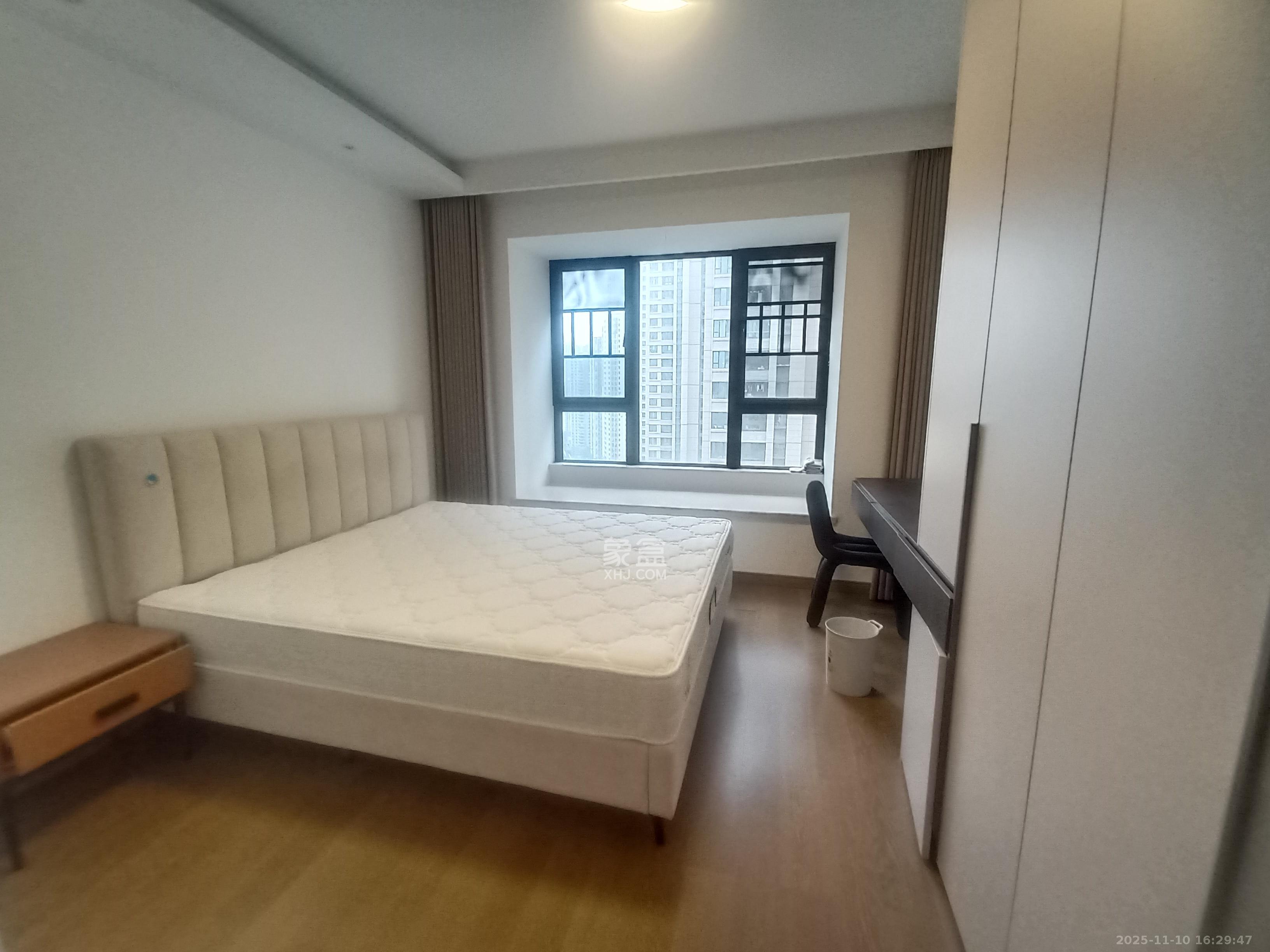 龙湖铂金中心(龙湖春江郦城) 3室2厅2卫 7000.0元/月 龙湖铂金中心(龙湖春江郦城) 3室2厅2卫 7000.0元/月室内图