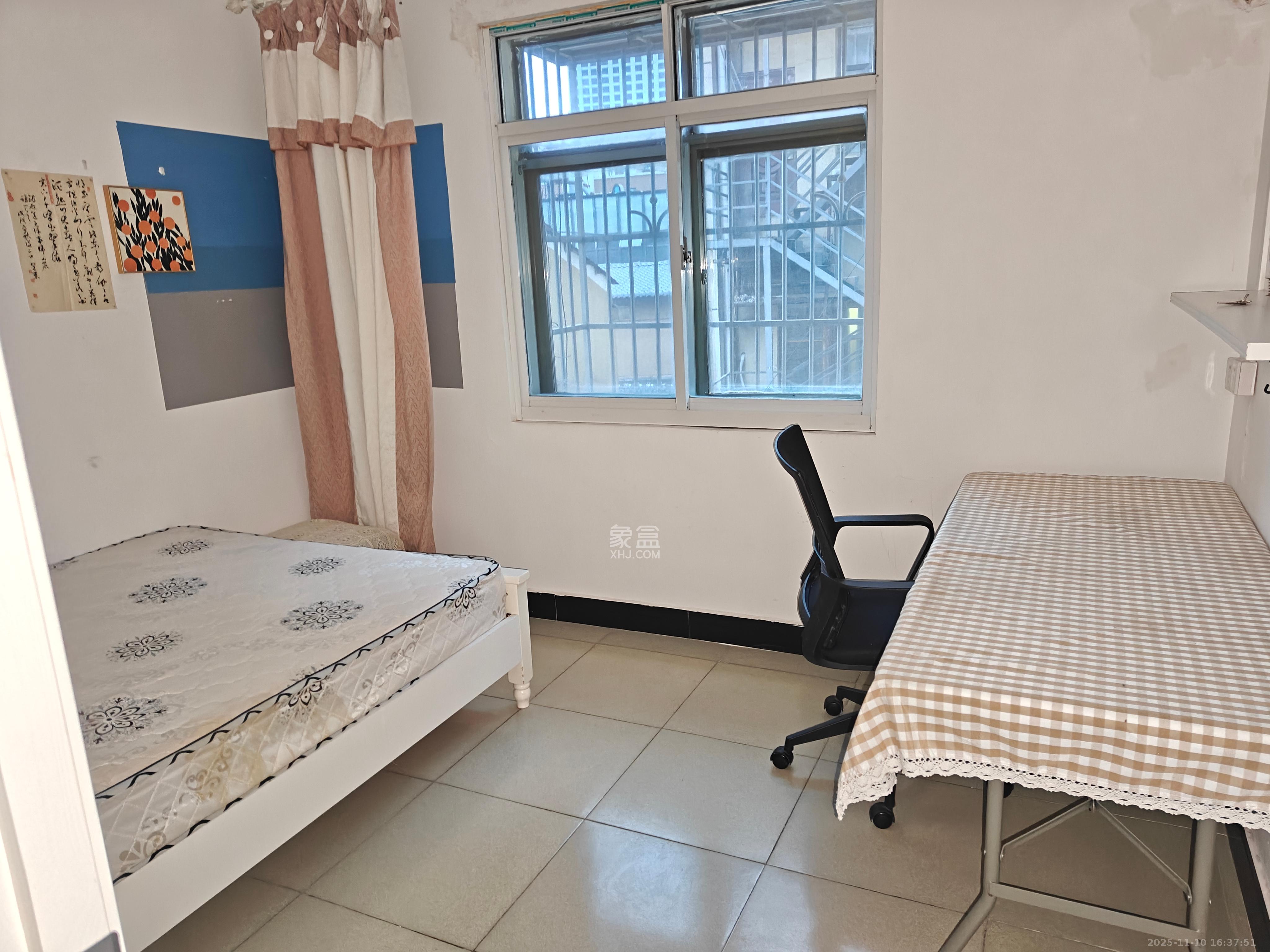 上碧湘街散盘  3室2厅1卫    3200.0元/月室内图