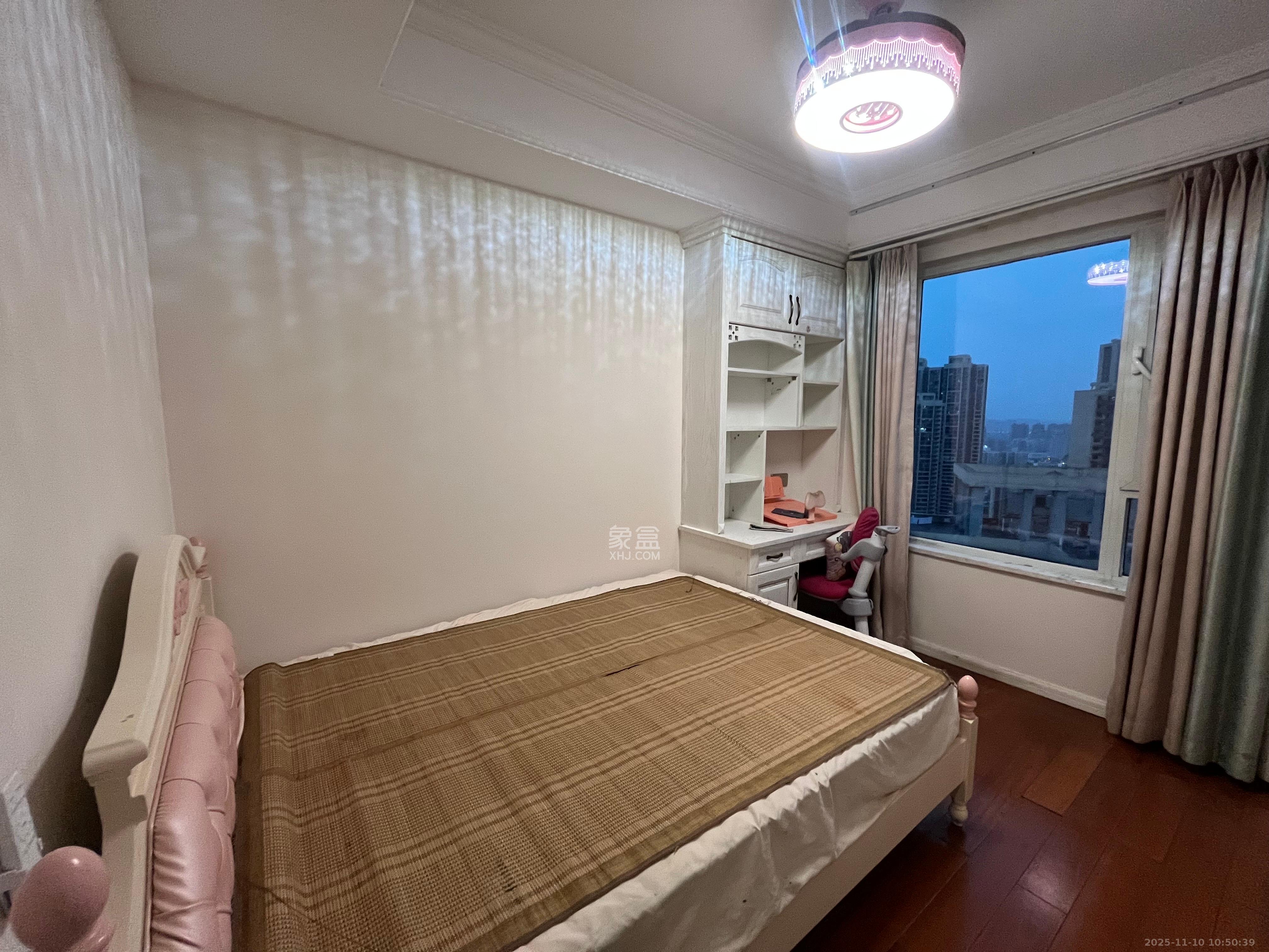 北辰三角洲B2E2区  3室2厅2卫    4300.0元/月室内图