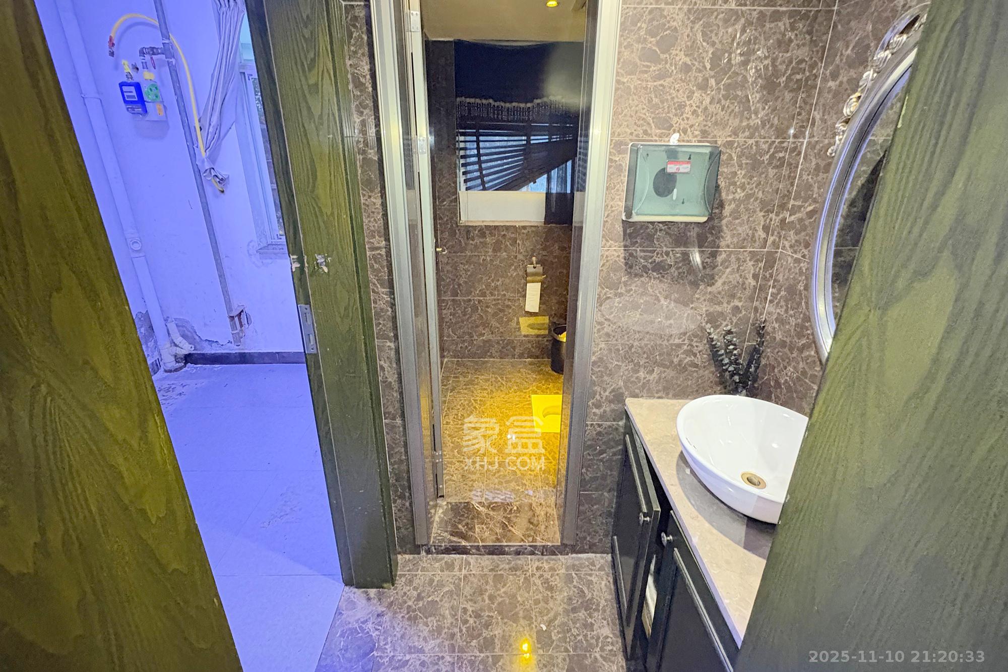 明景公寓  3室2厅1卫    97.0万卫生间