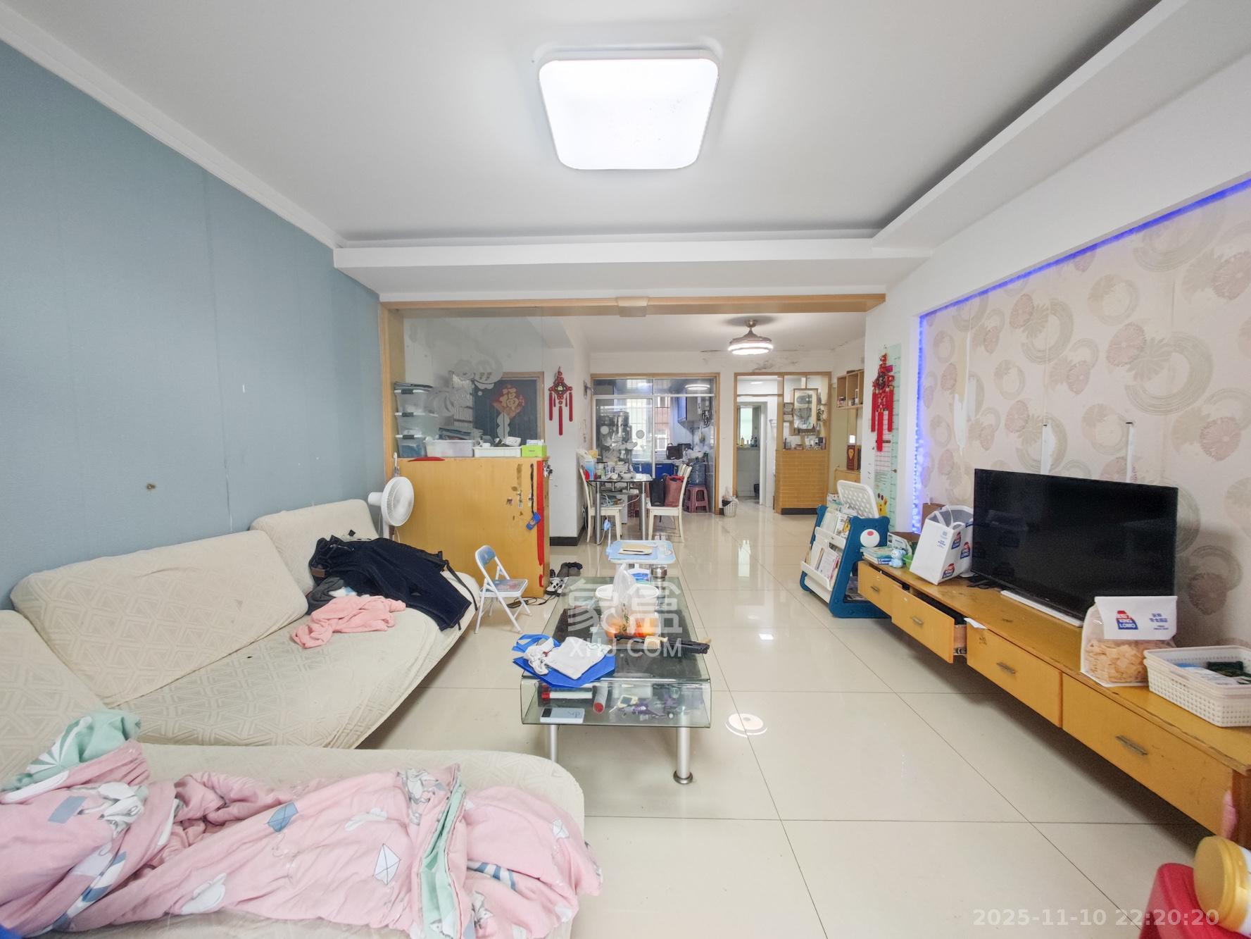 鄱阳小区  3室2厅1卫    45.0万