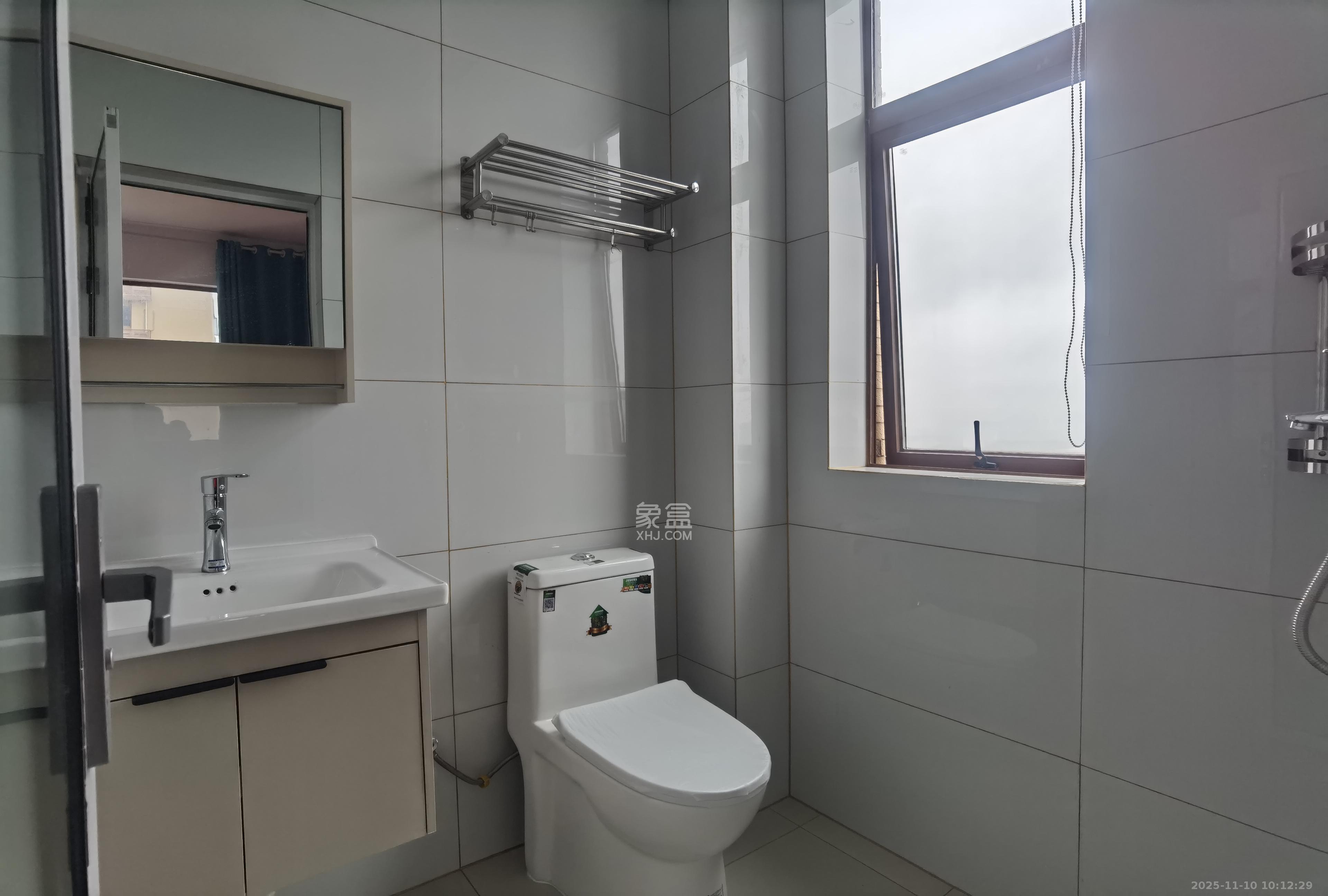 万里时代 4室2厅2卫 3000.0元/月 万里时代 4室2厅2卫 3000.0元/月室内图