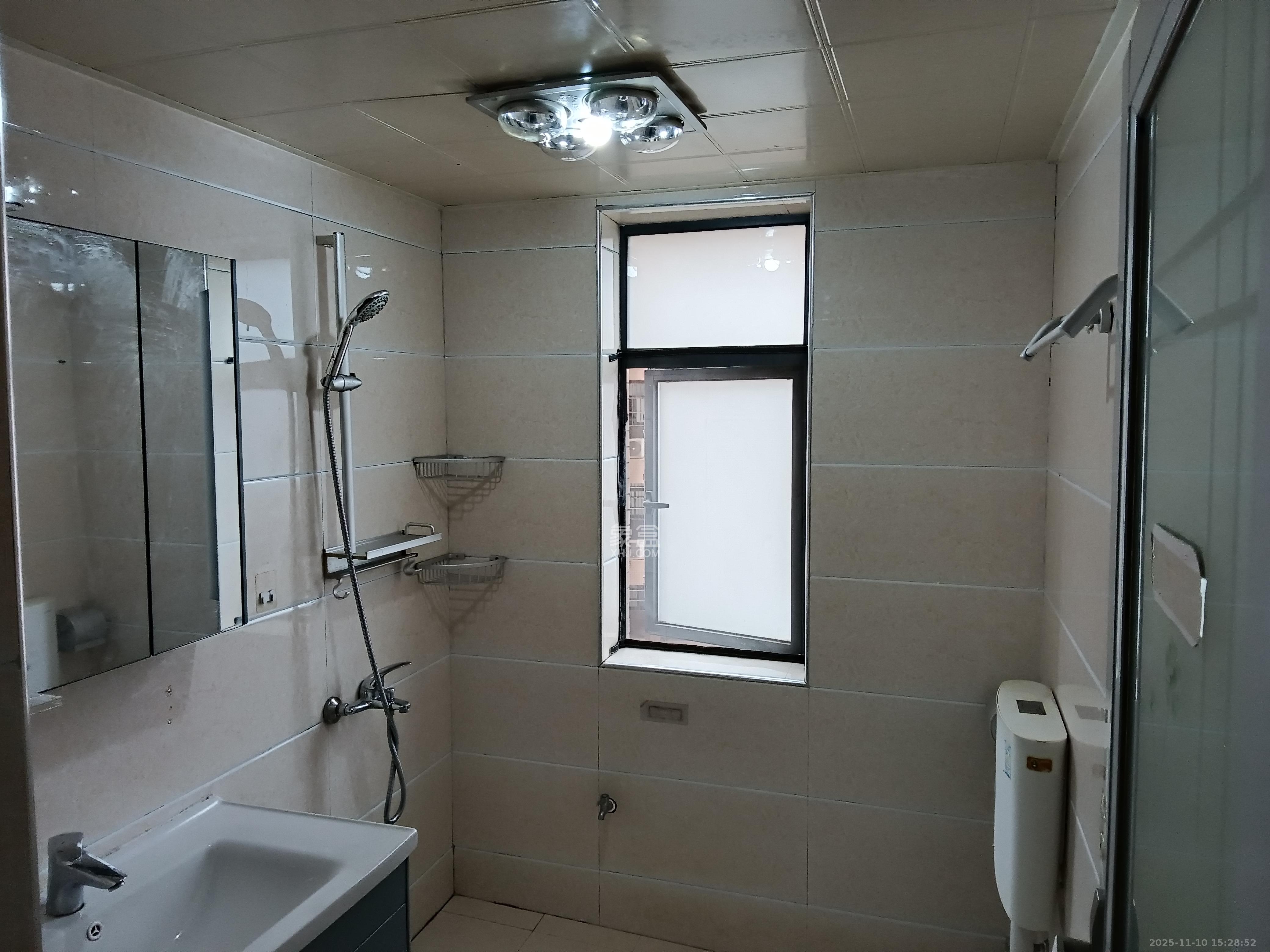 上峰苑（兰亭玥岛）  2室2厅1卫    2300.0元/月室内图