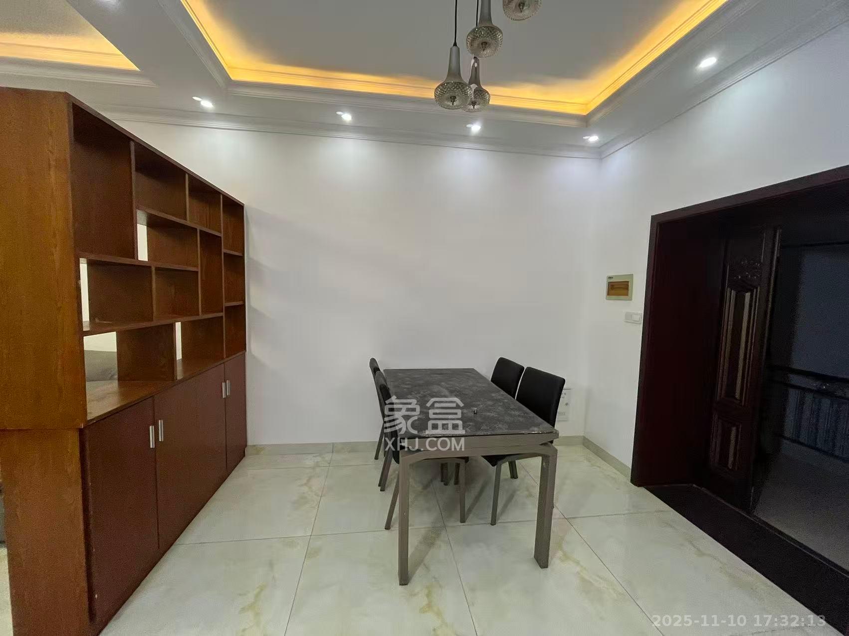 友谊社区(安置区、别墅区) 2室2厅1卫 1800.0元/月 友谊社区(安置区、别墅区) 2室2厅1卫 1800.0元/月室内图