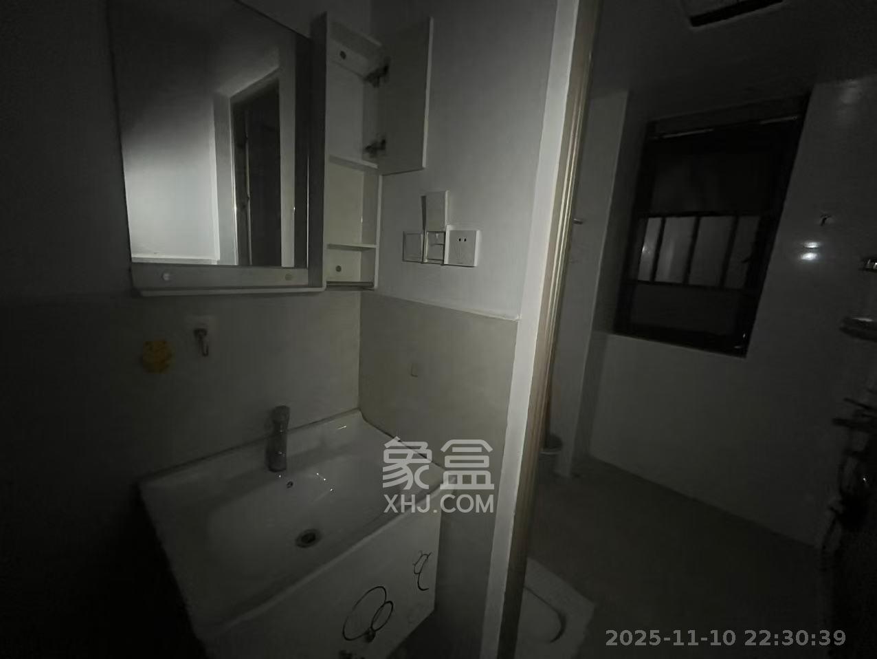 汉唐世家二期 1室0厅0卫 2000.0元/月 汉唐世家二期 1室0厅0卫 2000.0元/月室内图