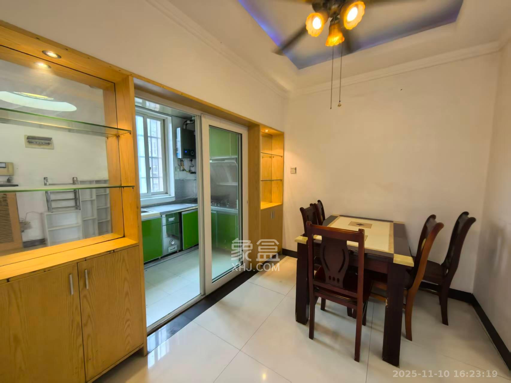 长房西郡  2室2厅2卫    2200.0元/月室内图