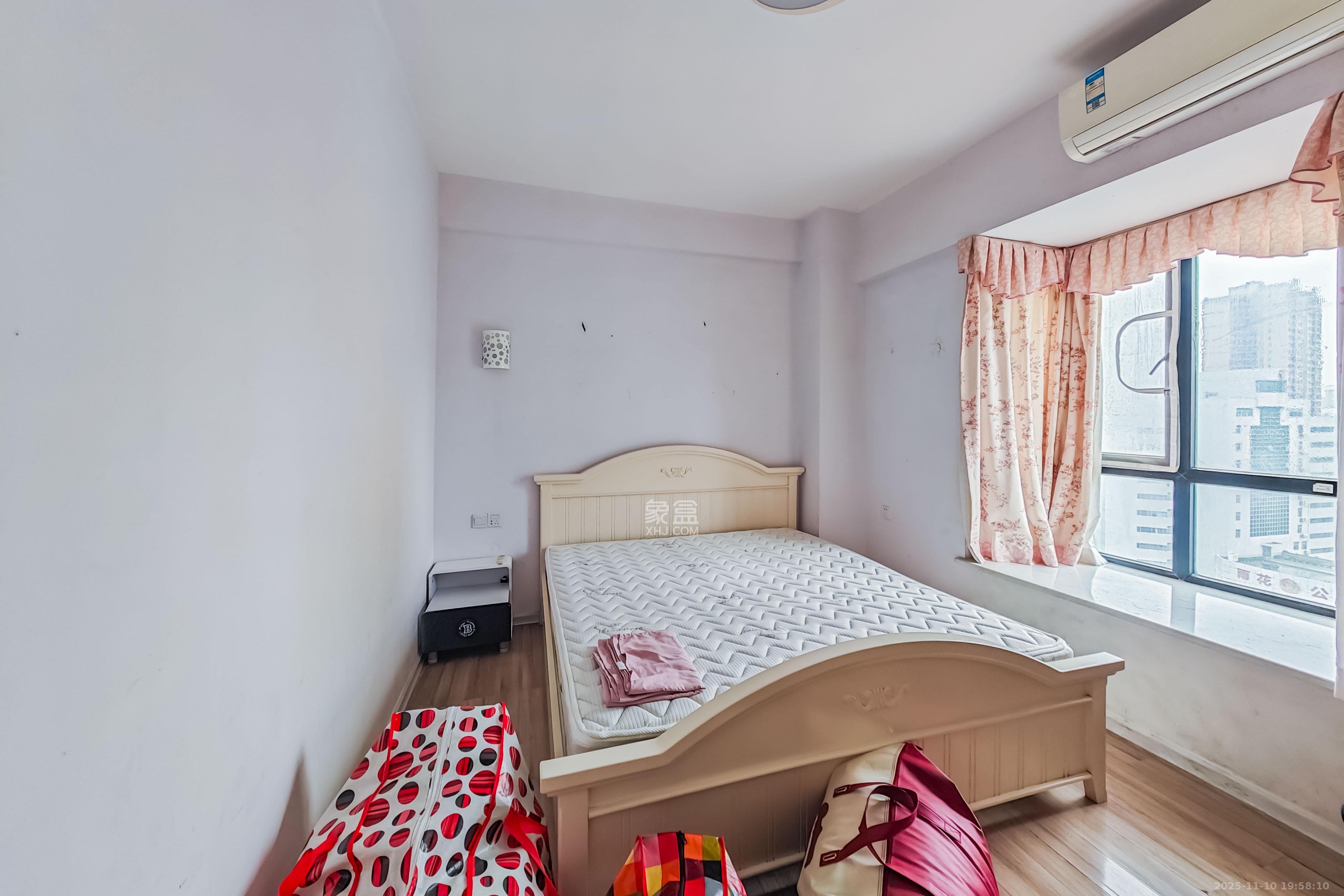 英郡年华 2室1厅1卫 38.8万 英郡年华 2室1厅1卫 38.8万卧室