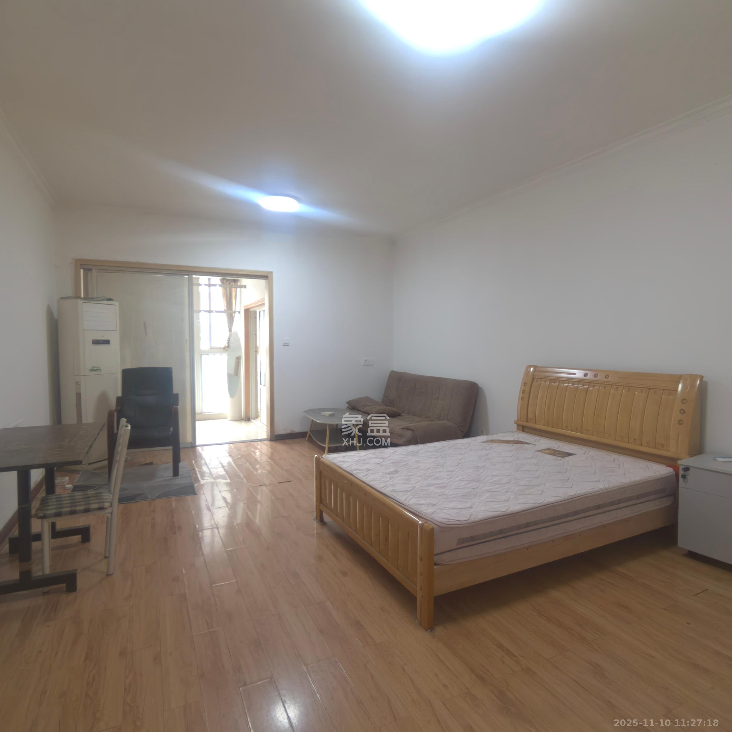 开源鑫景  1室1厅1卫    1300.0元/月