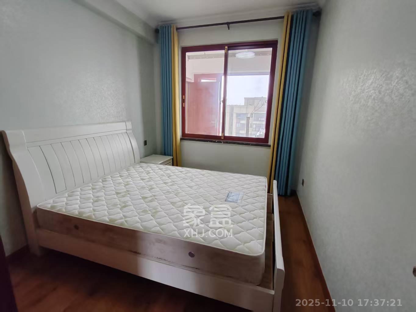 保利香槟国际  3室2厅2卫    2500.0元/月室内图