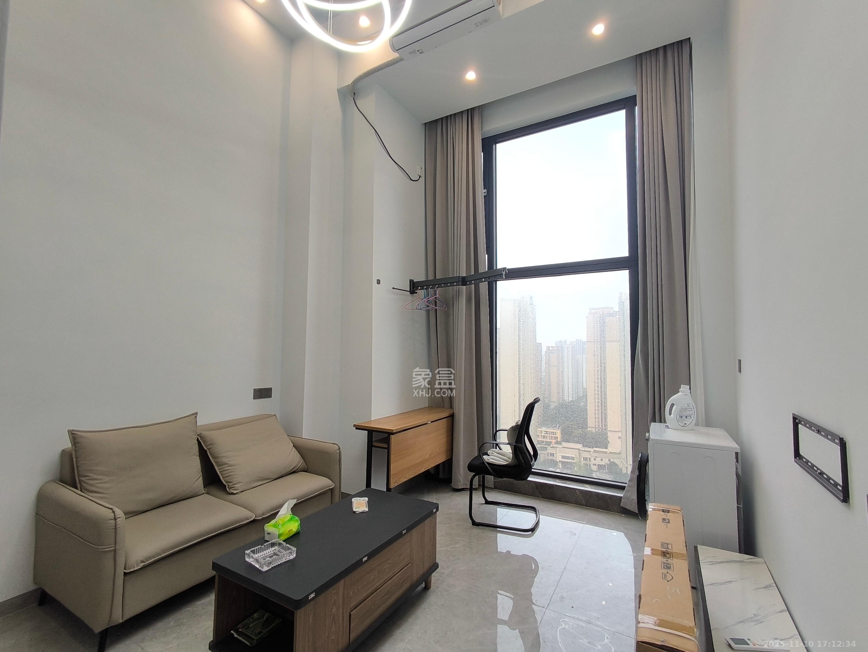 金地中交麓谷香颂(金地中交雅苑)  1室1厅1卫    2000.0元/月