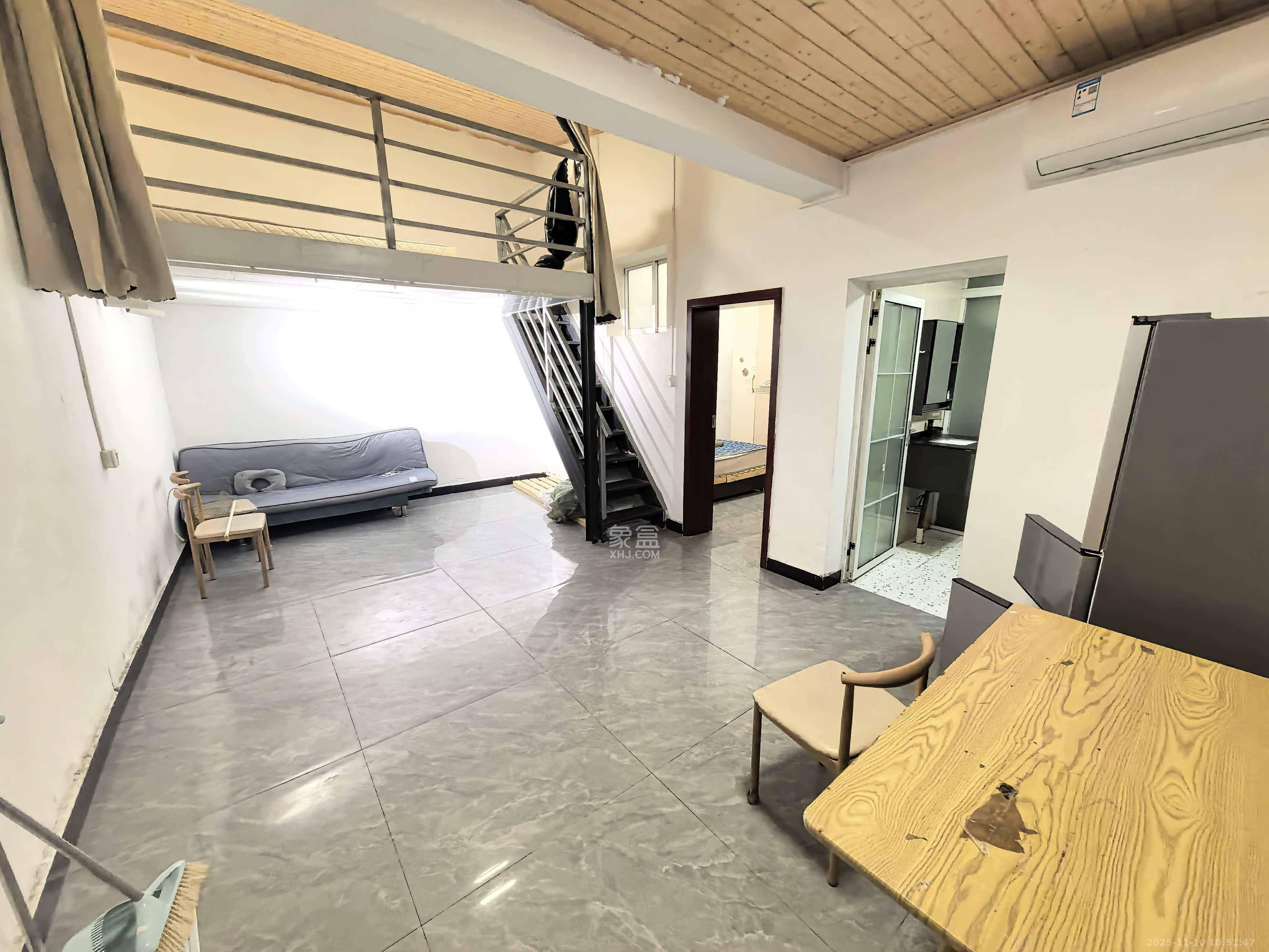 上/下黎家坡散盘  2室1厅1卫    1600.0元/月室内图