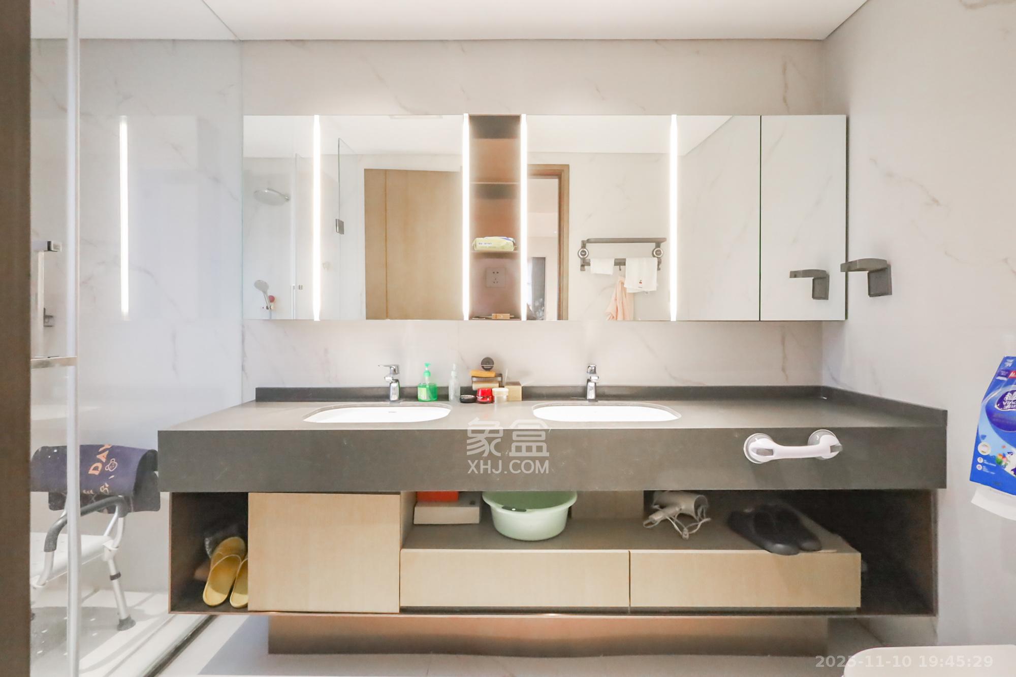 长沙悦府(华润万象城) 3室2厅3卫 420.0万 长沙悦府(华润万象城) 3室2厅3卫 420.0万卫生间