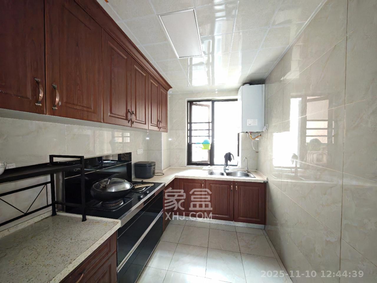 达美D6区 4室2厅2卫 3500.0元/月 达美D6区 4室2厅2卫 3500.0元/月室内图