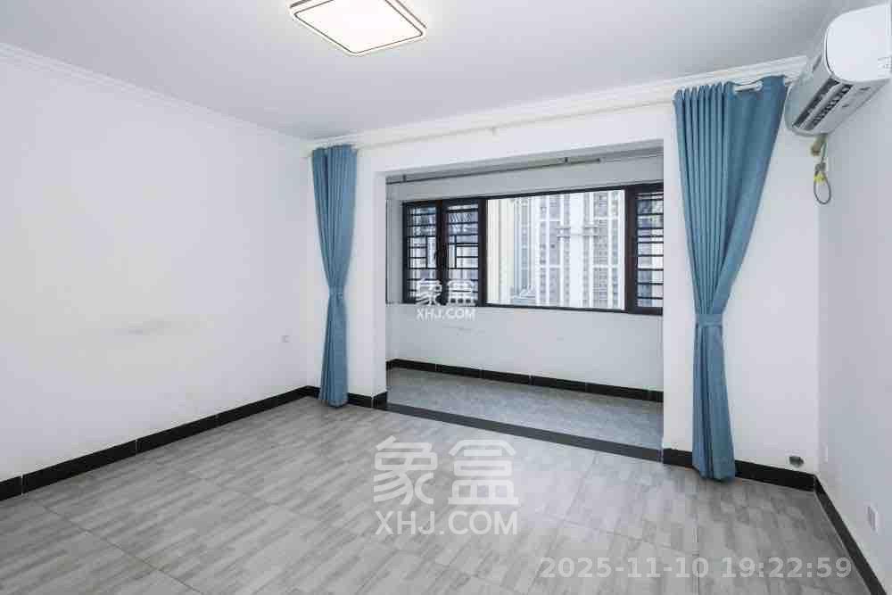 中国铁建梅溪青秀三期 5室2厅2卫 3500.0元/月 中国铁建梅溪青秀三期 5室2厅2卫 3500.0元/月室内图