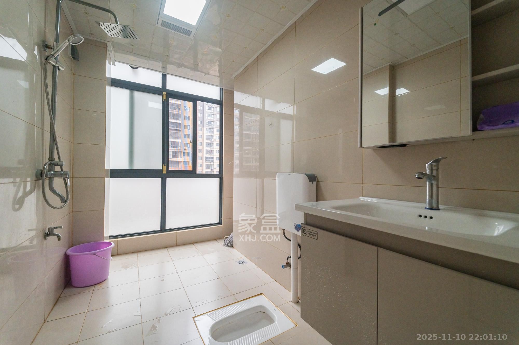 深业喜汇 5室2厅2卫 116.6万 深业喜汇 5室2厅2卫 116.6万卫生间