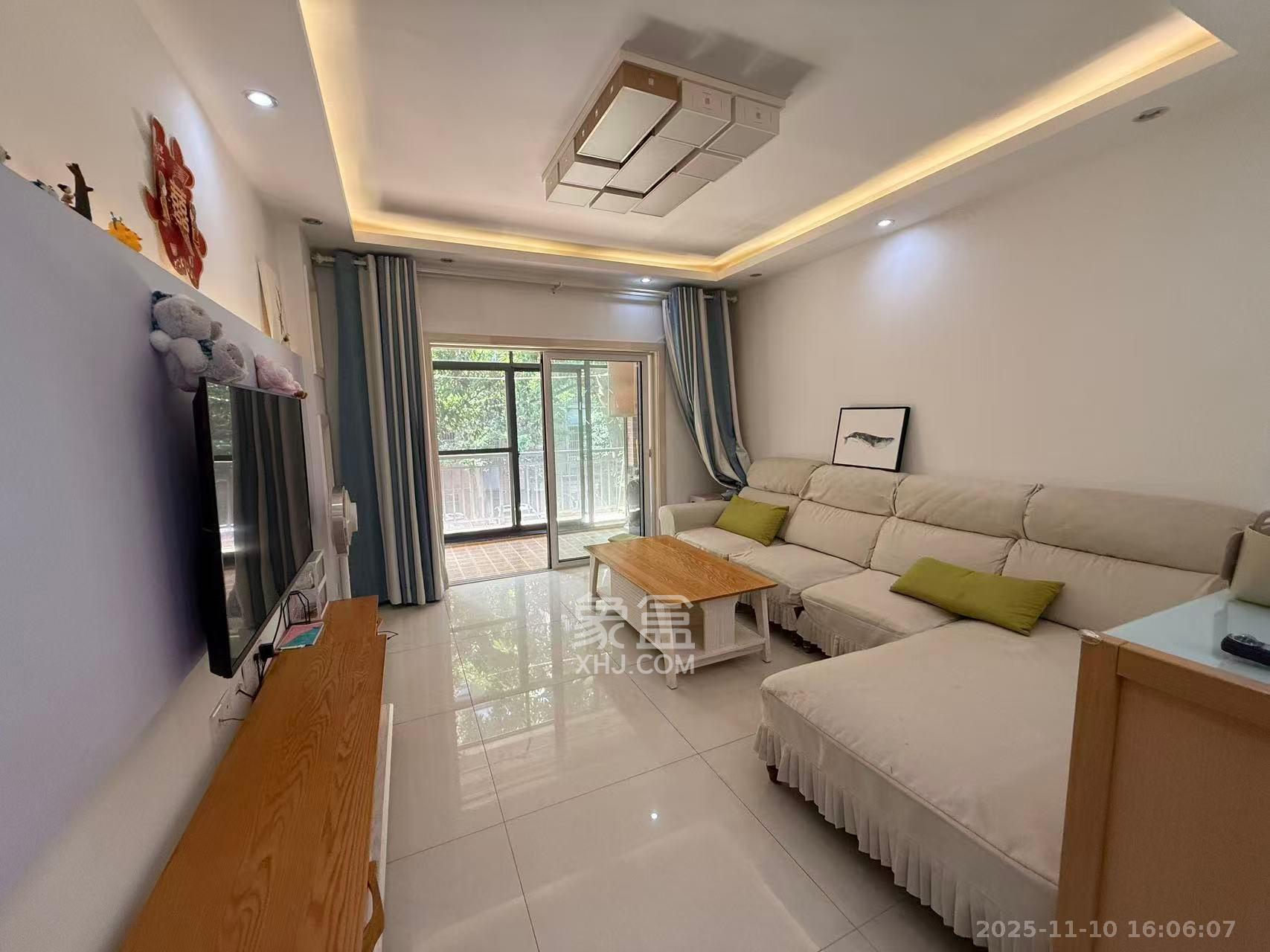 山水湾  1室2厅1卫    2000.0元/月