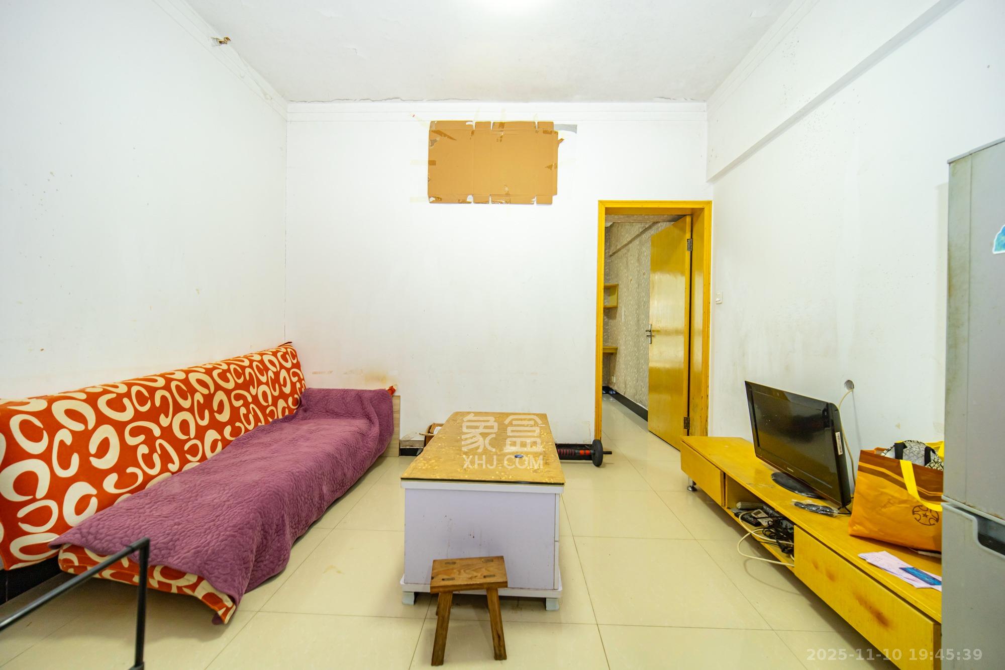 尚都花园城 1室1厅1卫 17.8万 尚都花园城 1室1厅1卫 17.8万客厅