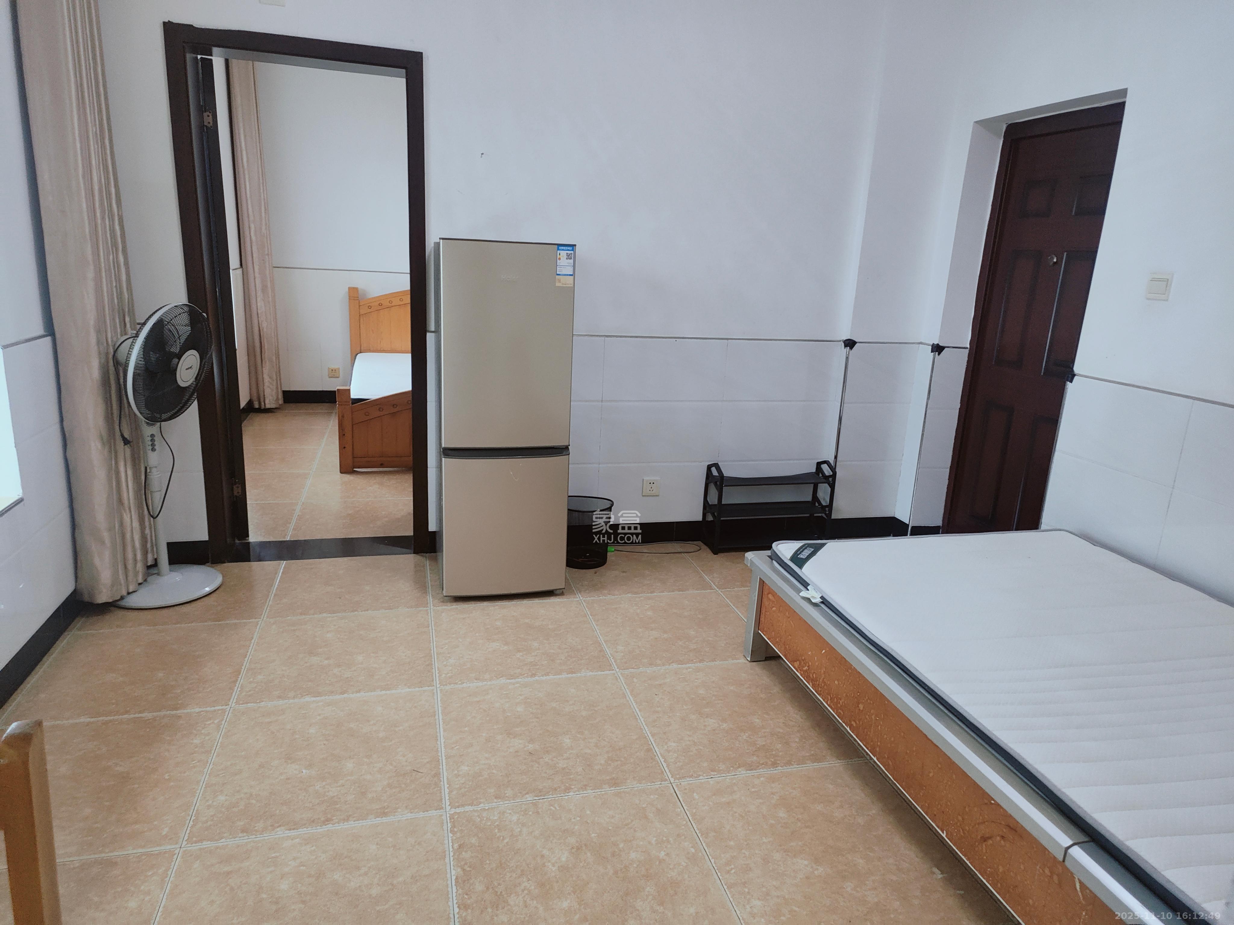 先锋新宇  2室1厅1卫    1200.0元/月