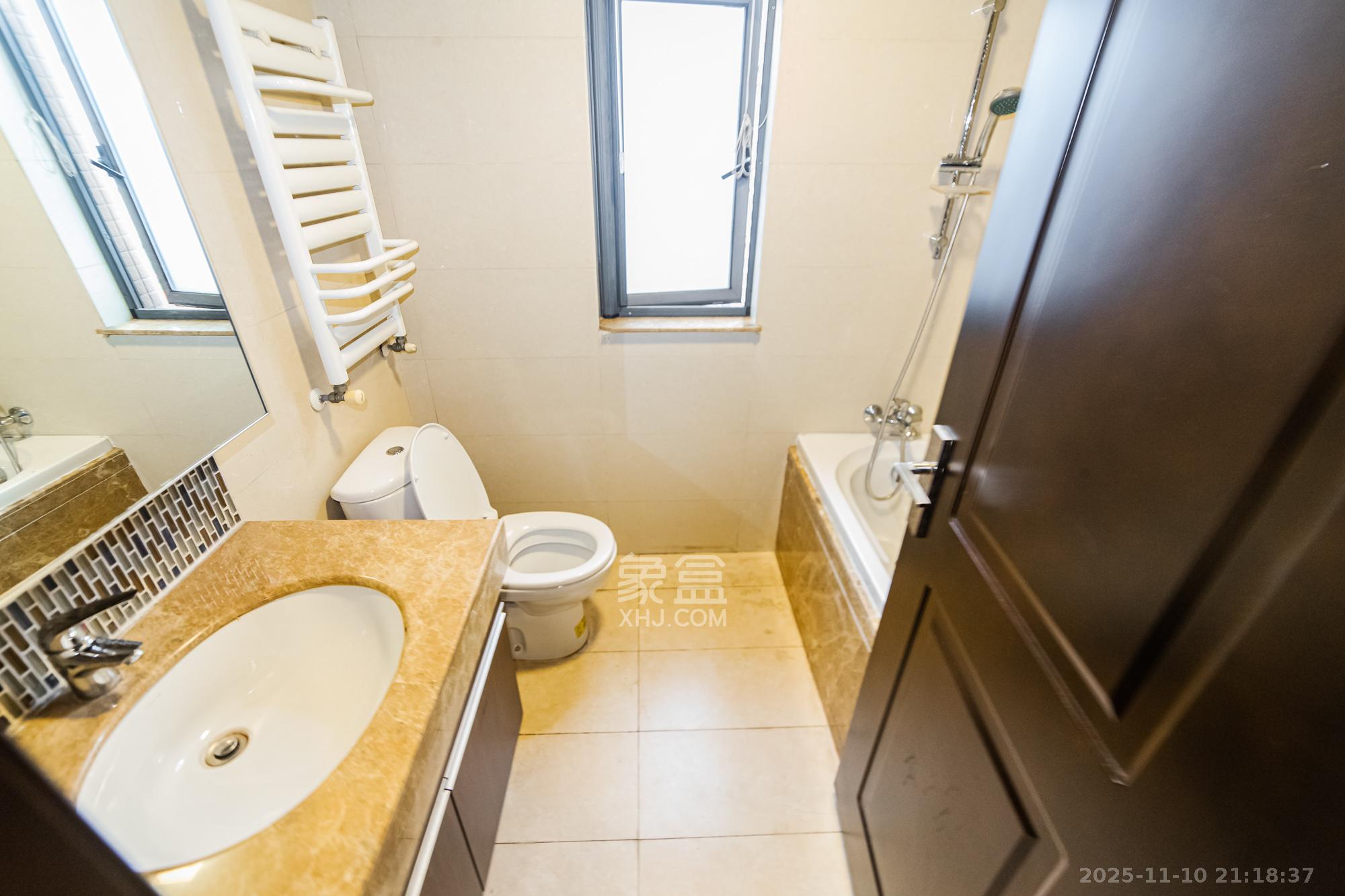 珠江郦城探香里 4室2厅2卫 118.8万 珠江郦城探香里 4室2厅2卫 118.8万卫生间