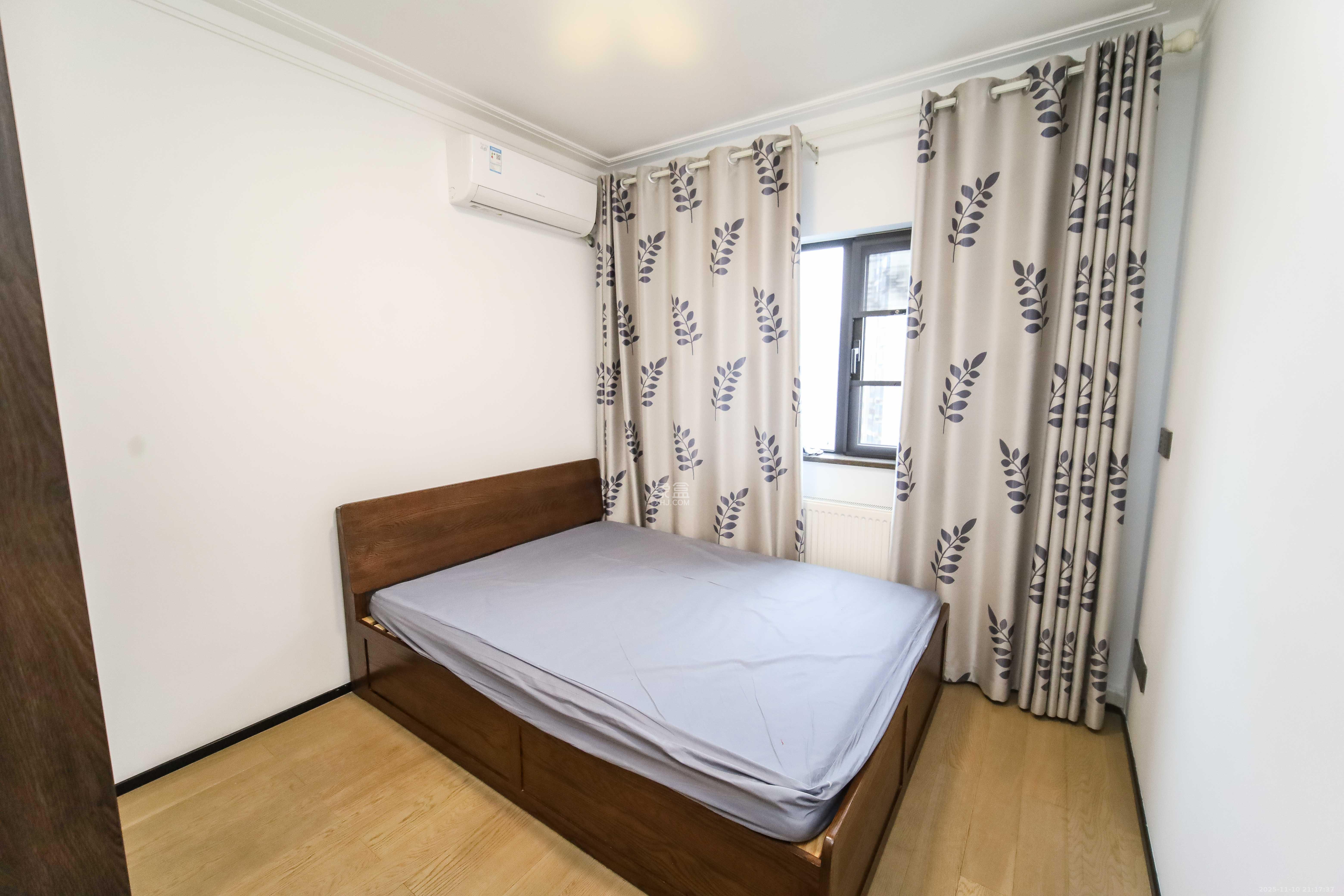 万科金域蓝湾 4室2厅2卫 180.0万 万科金域蓝湾 4室2厅2卫 180.0万卧室