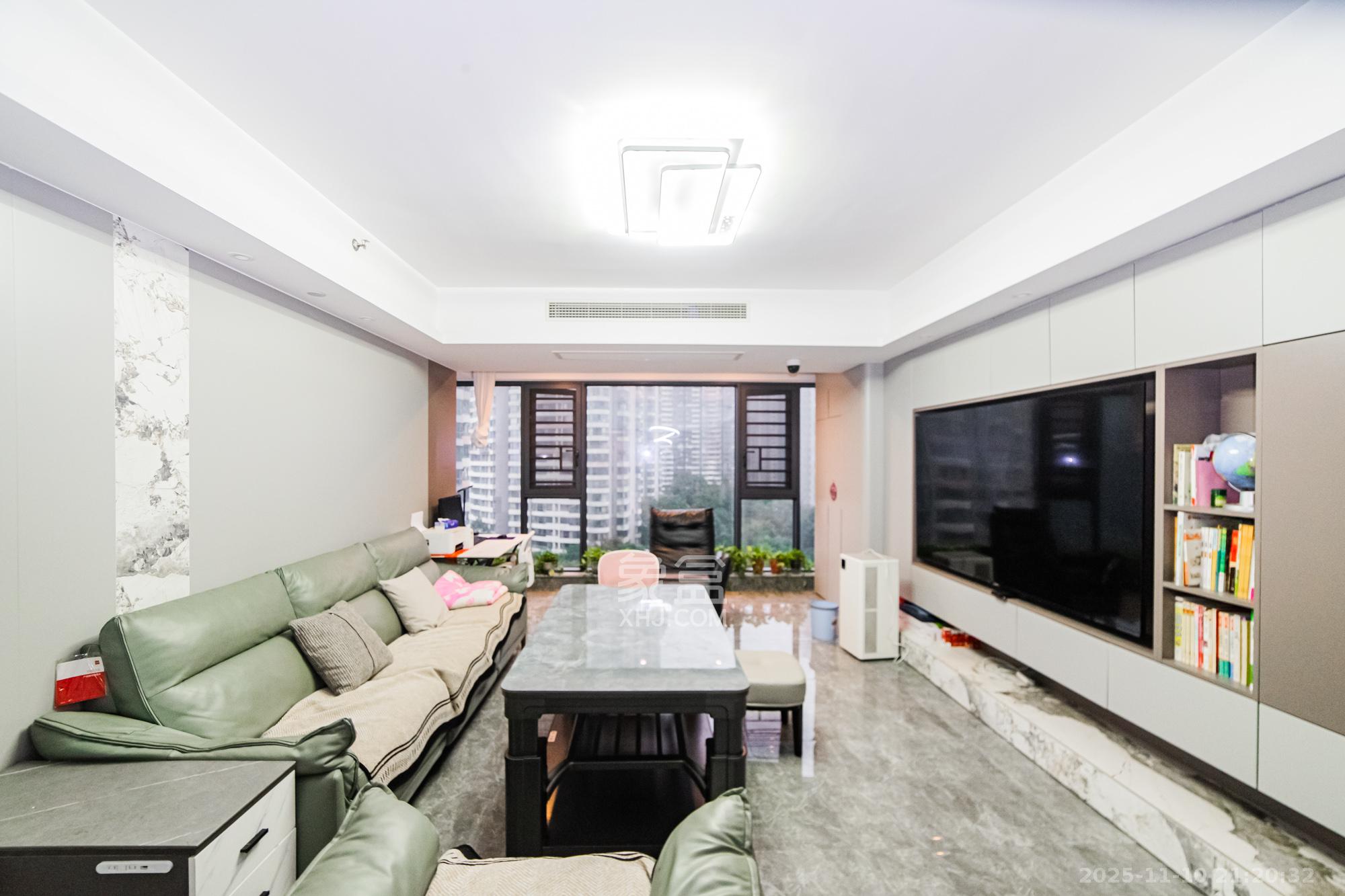 北辰瀚江府  4室2厅2卫    350.0万