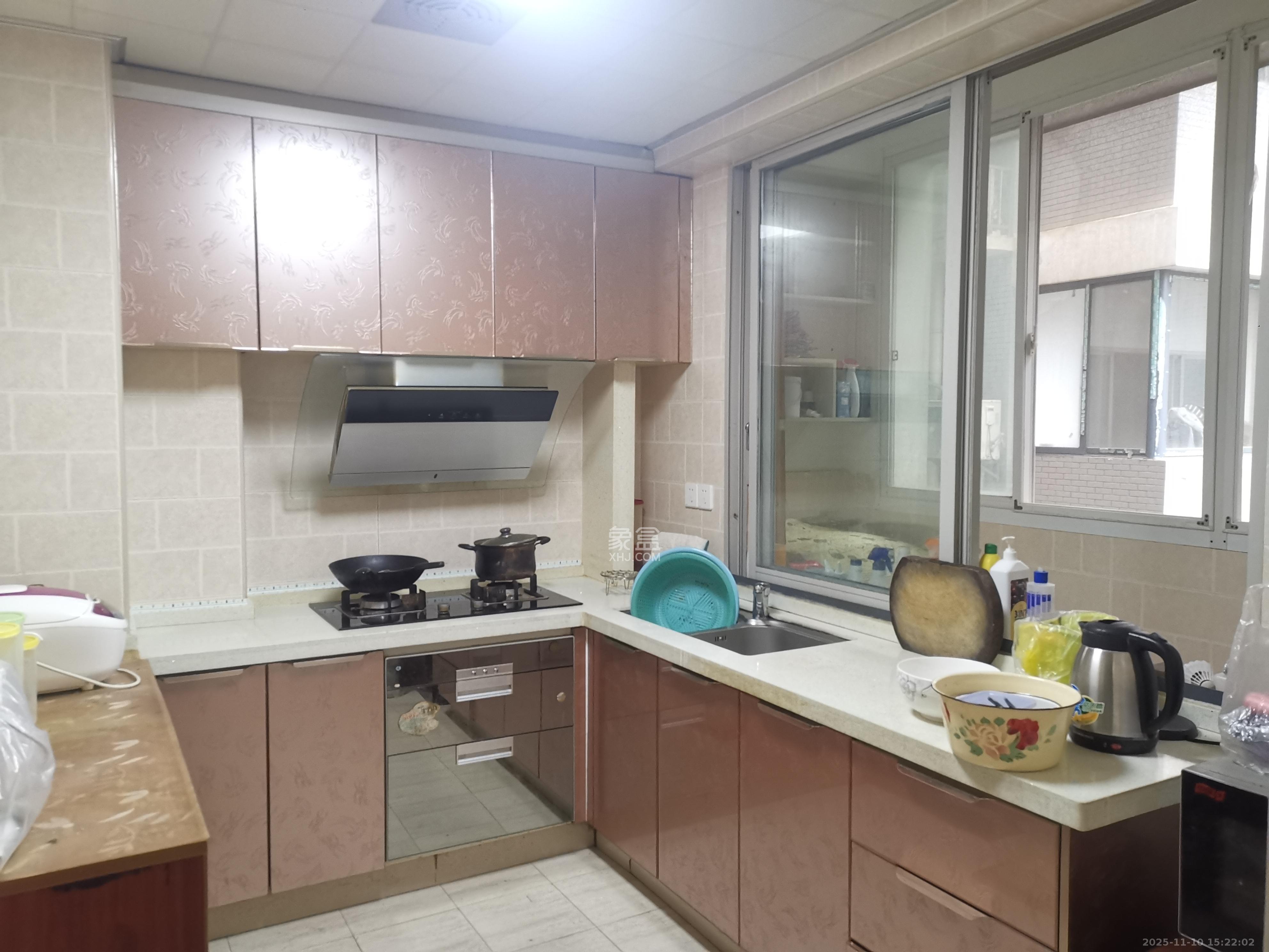 白沙湾嘉园  3室2厅2卫    2600.0元/月室内图