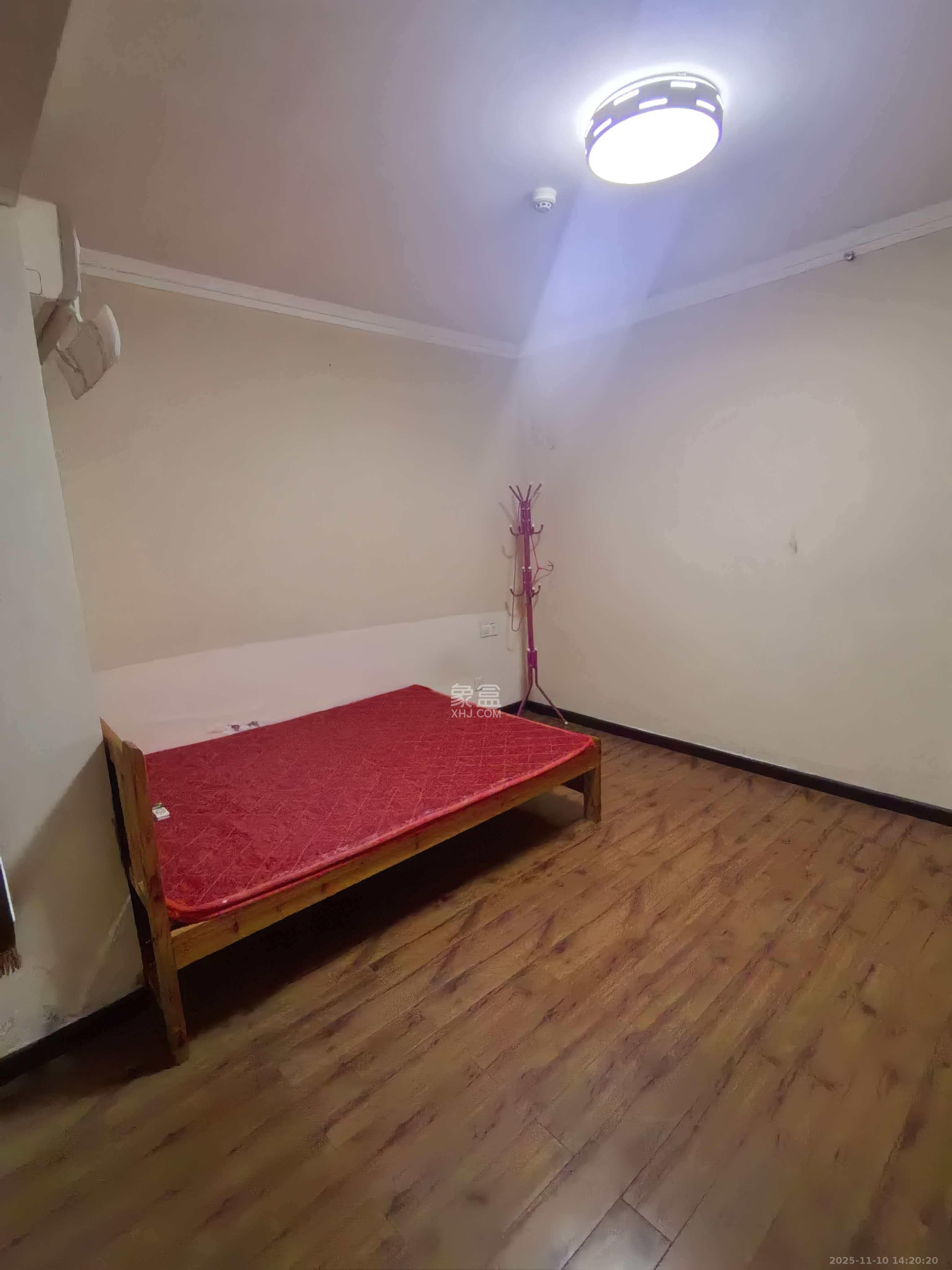 标志商务中心  1室1厅1卫    1500.0元/月室内图