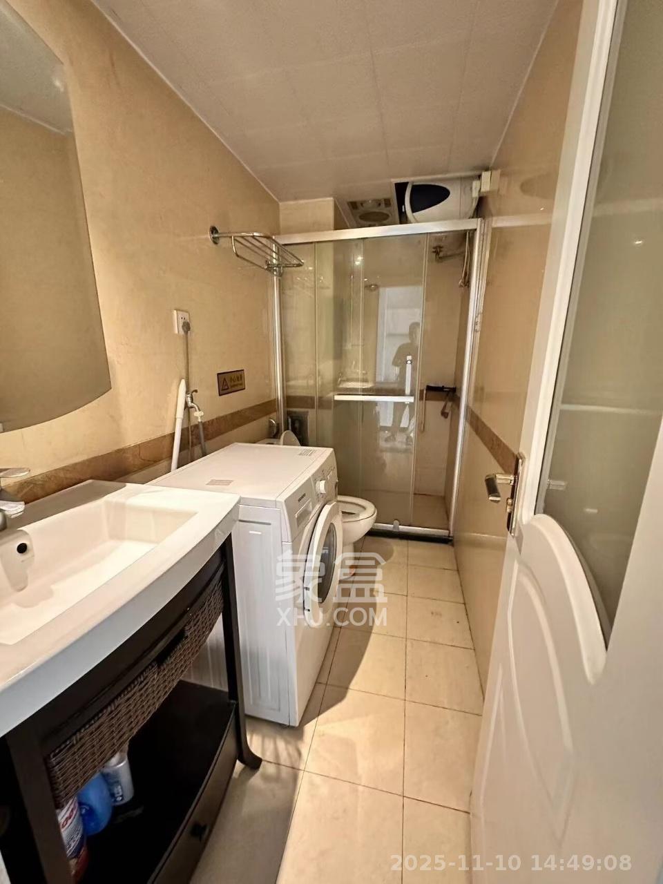 壹号公馆  1室1厅1卫    2200.0元/月室内图