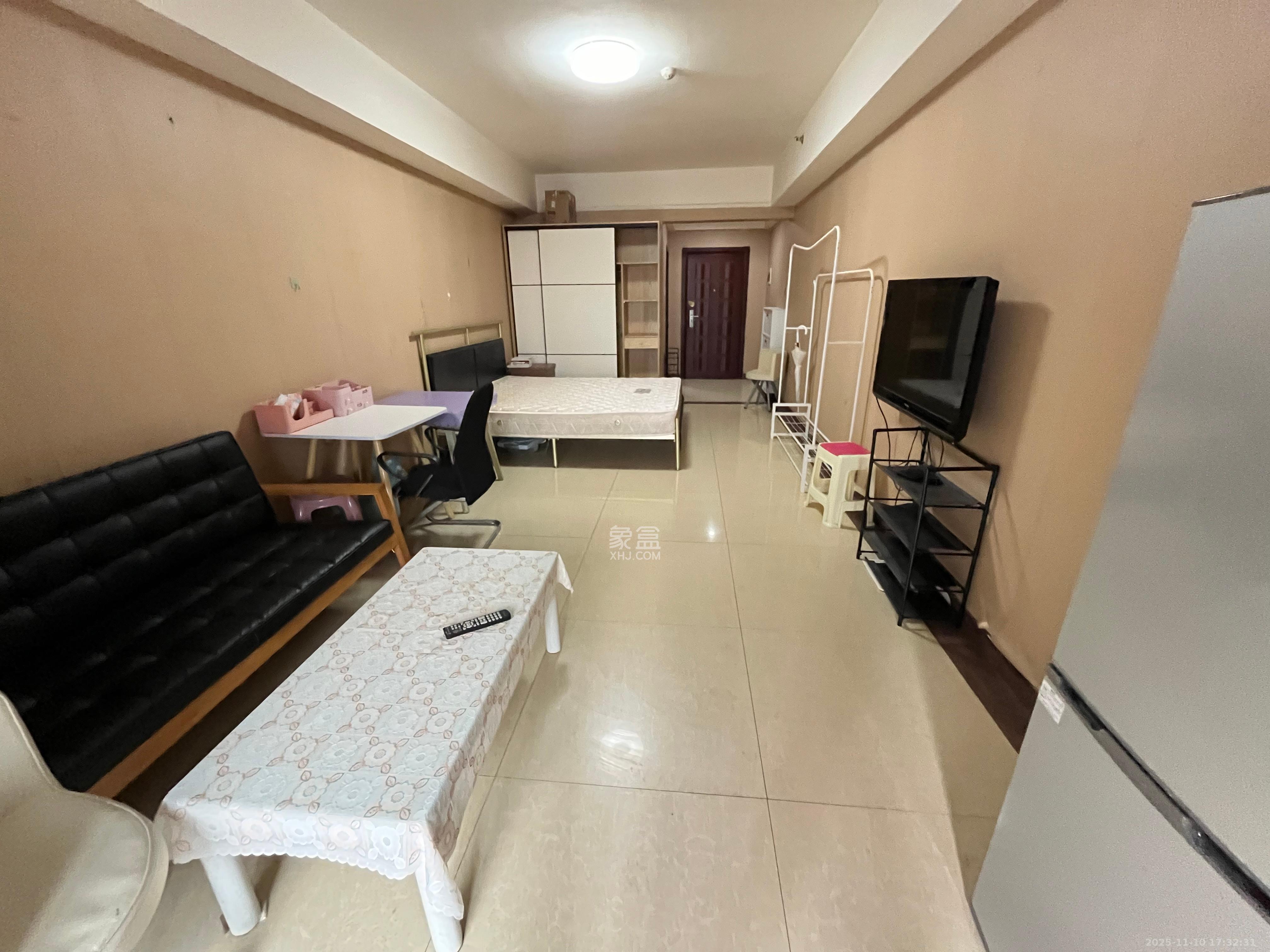 东塘瑞府  1室1厅1卫    1500.0元/月