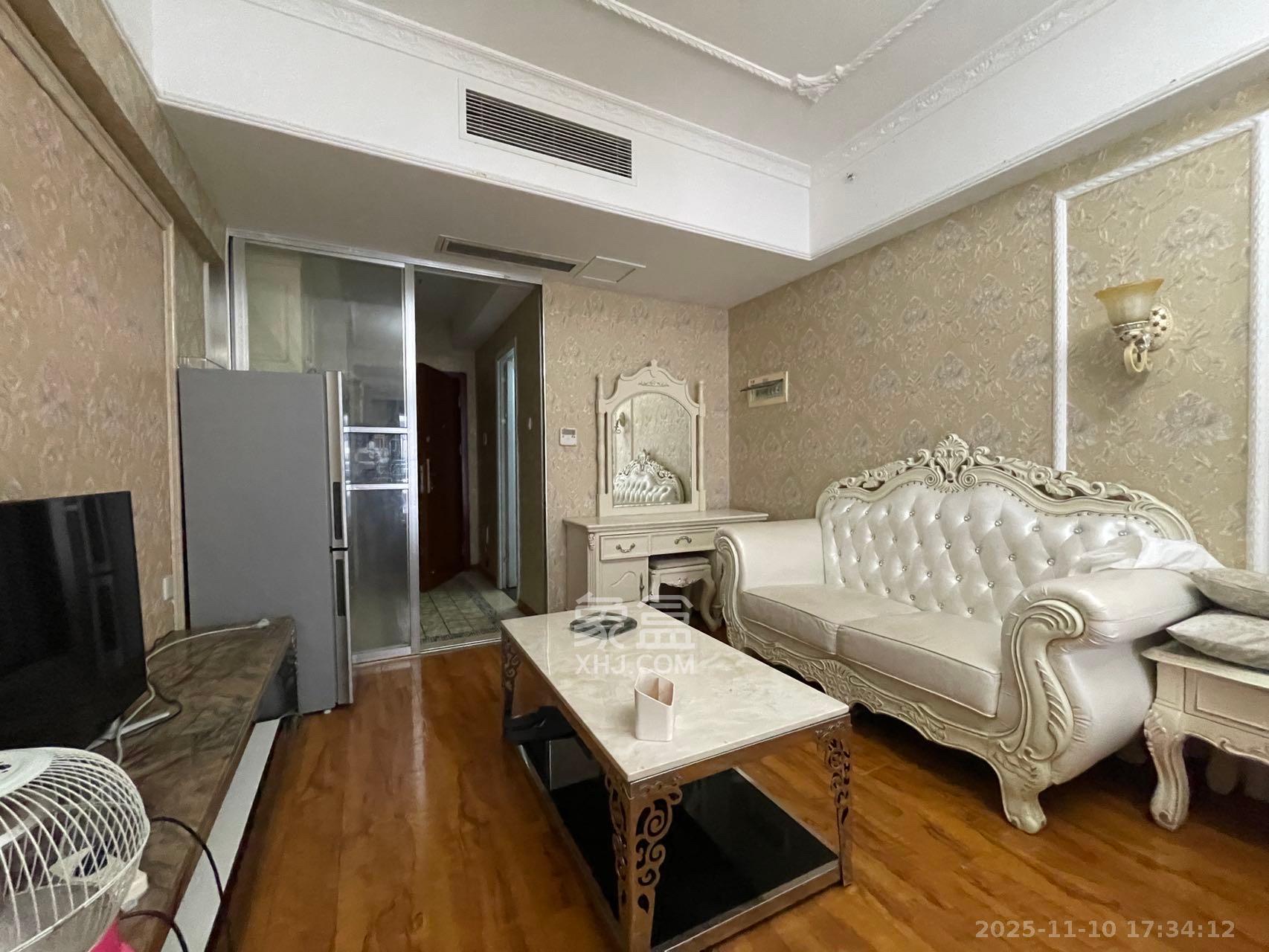 东怡外国（南湖一号)  1室1厅1卫    1600.0元/月室内图