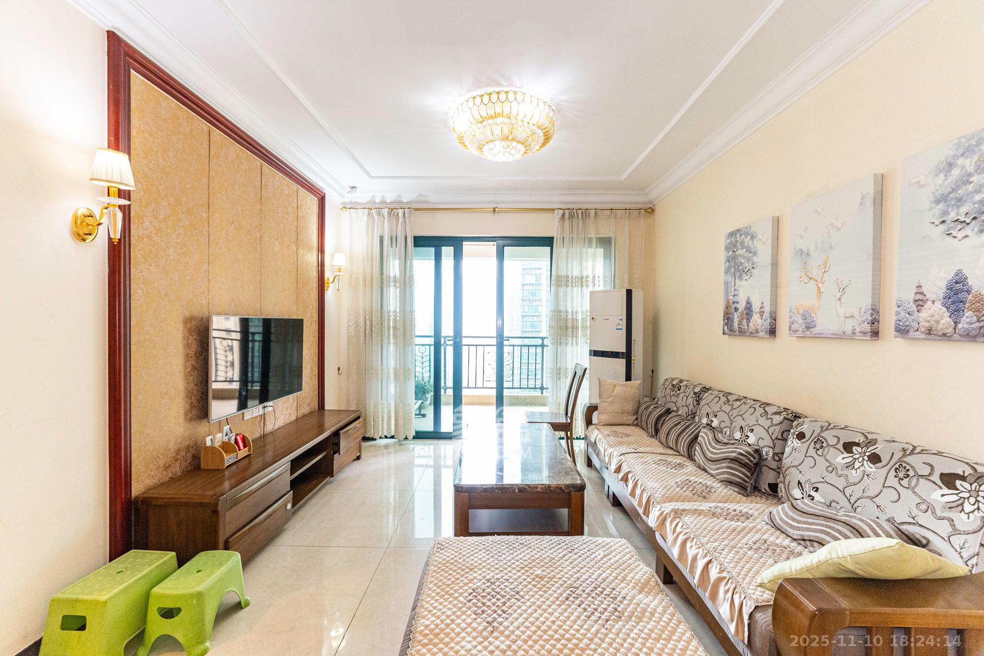 恒大雅苑 3室2厅2卫 110.0万 恒大雅苑 3室2厅2卫 110.0万客厅