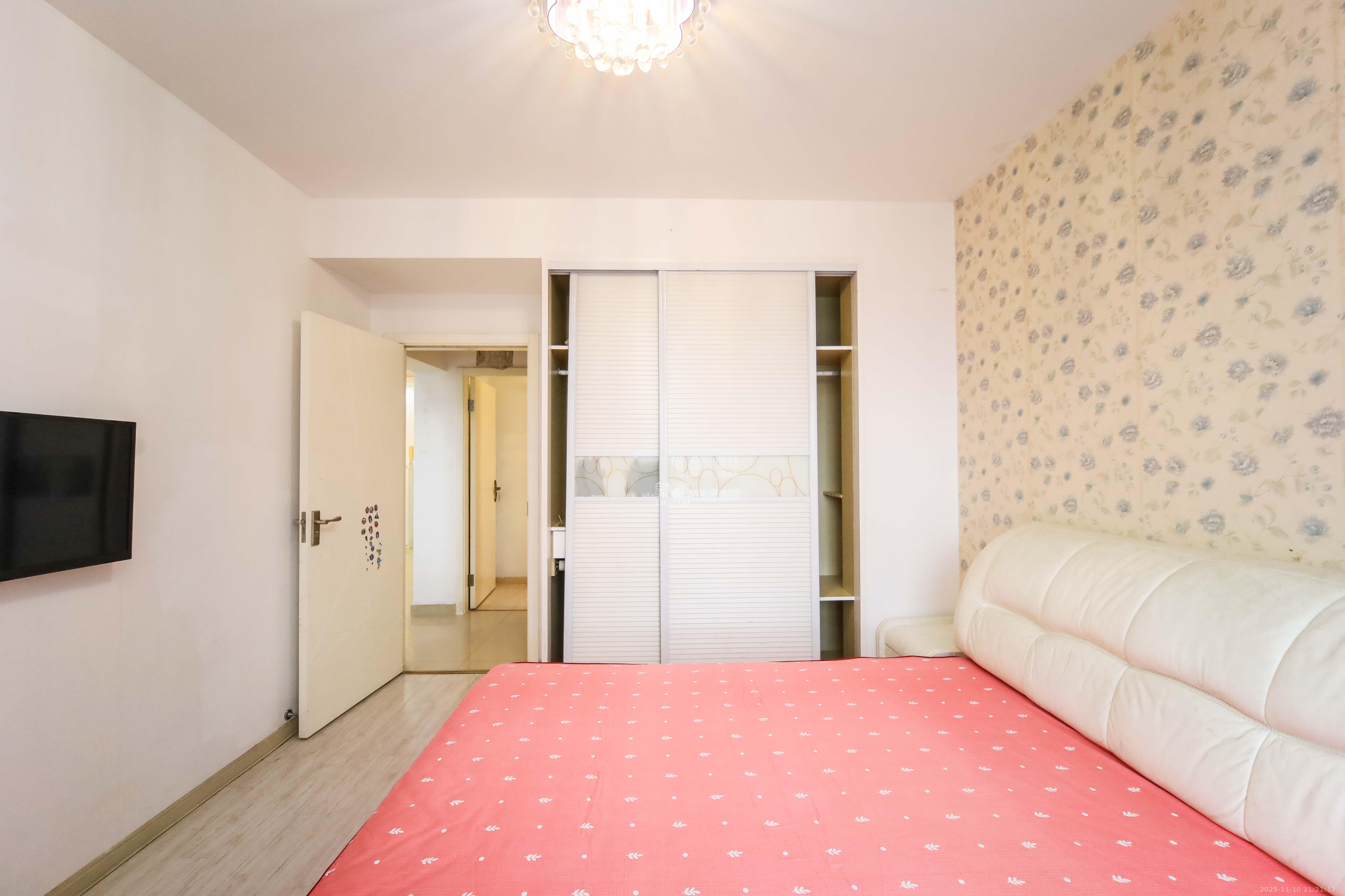 东玺门  2室1厅1卫    71.88万卧室